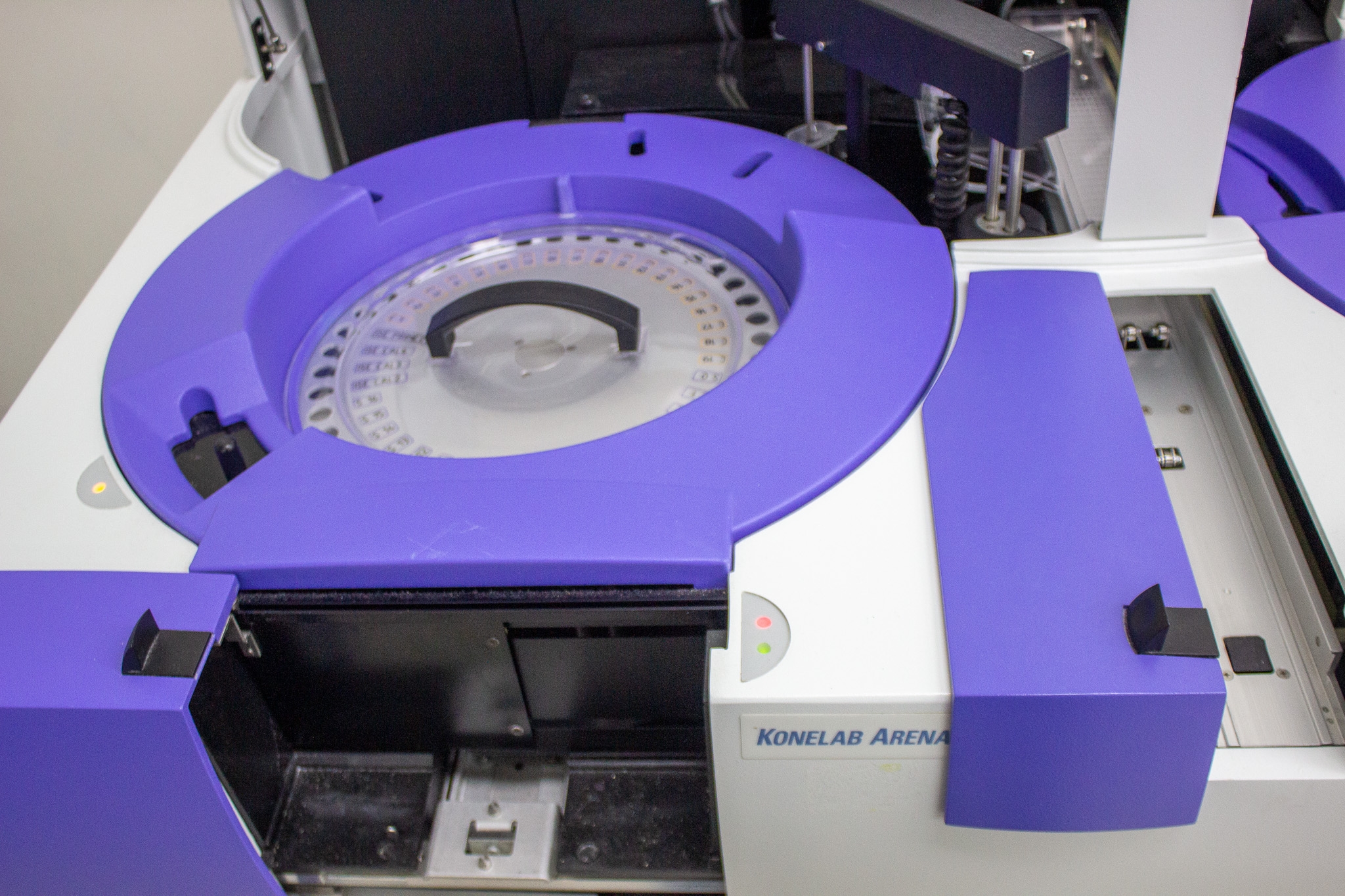 Thermo Konelab Arena 30 Chemistry Analyzer Automated Photometric Analysis Used