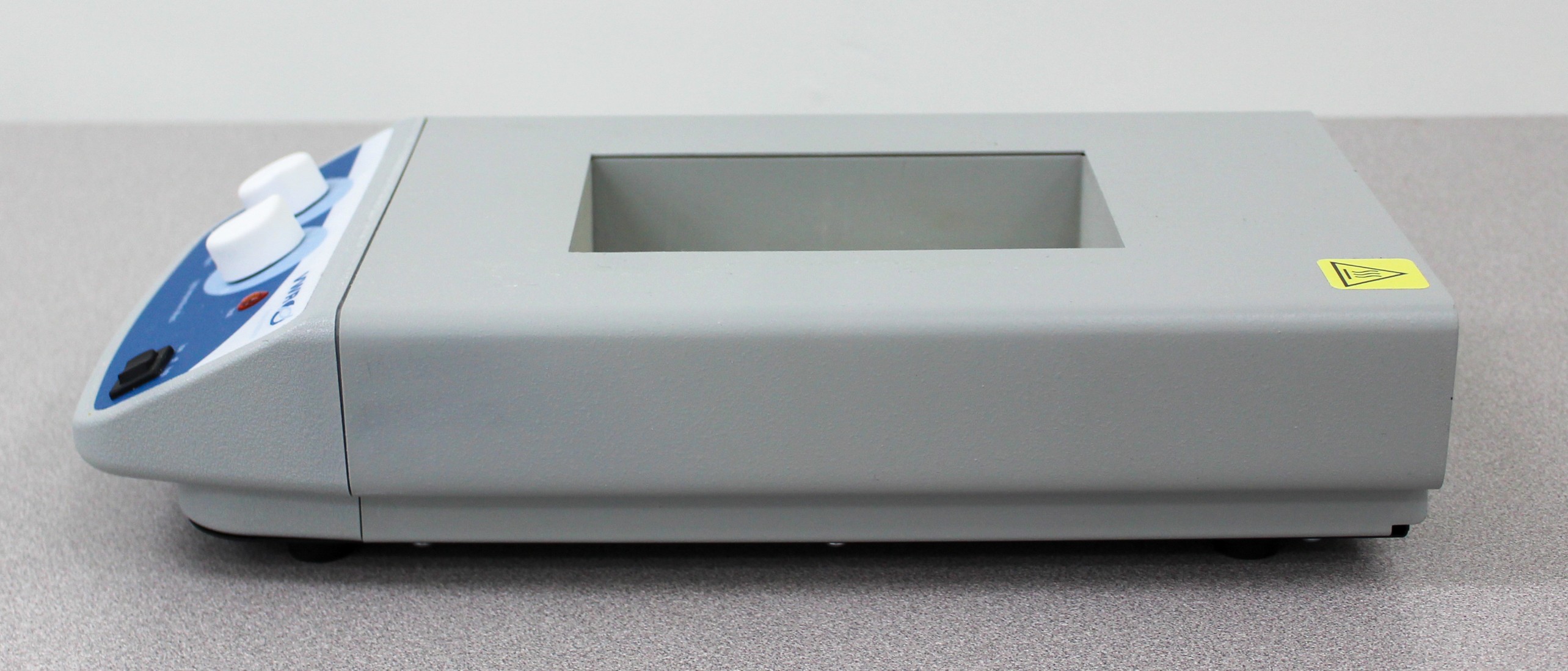 VWR 949312 Dry Bath, Adjustable Temp Control 150C Turn-Key System