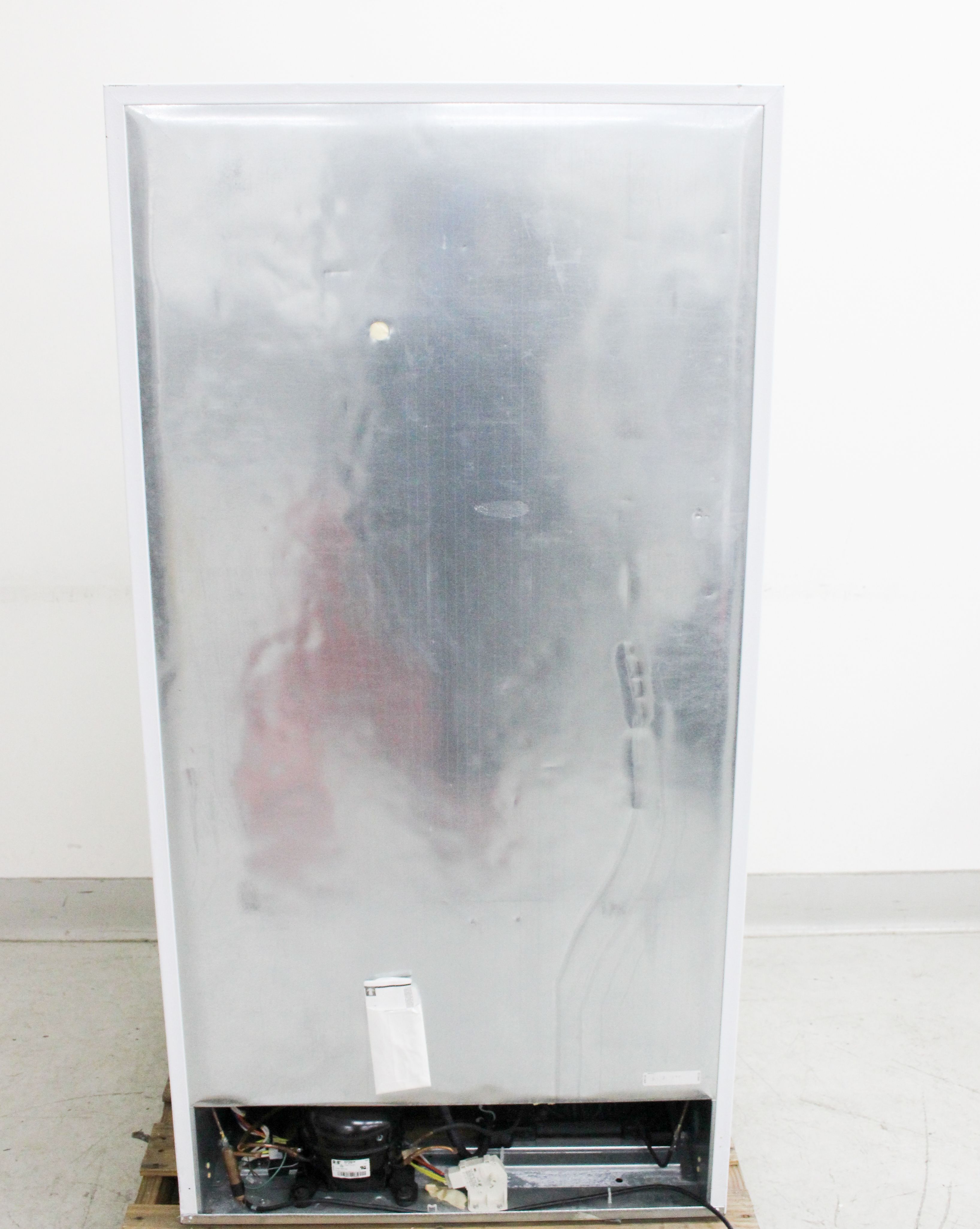 Frigidaire FFRU17B2QWD Upright Refrigerator 16.6 Cu Ft Frost-Free Bright