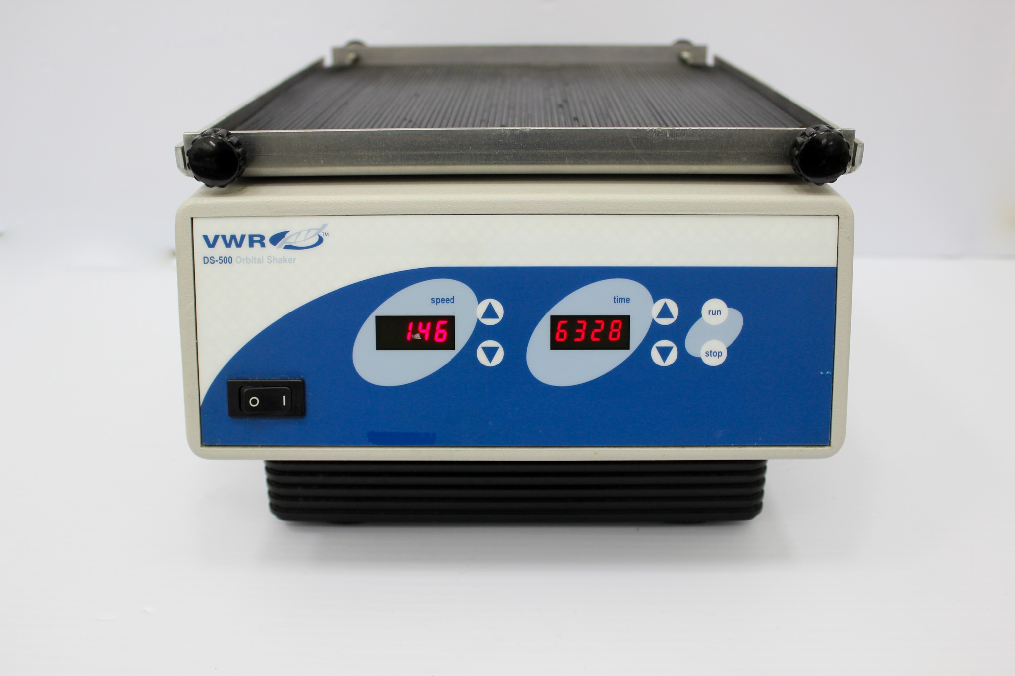 VWR DS-500 Digital Orbital Shaker, 500 RPM, 120V, Shaking Stability USA