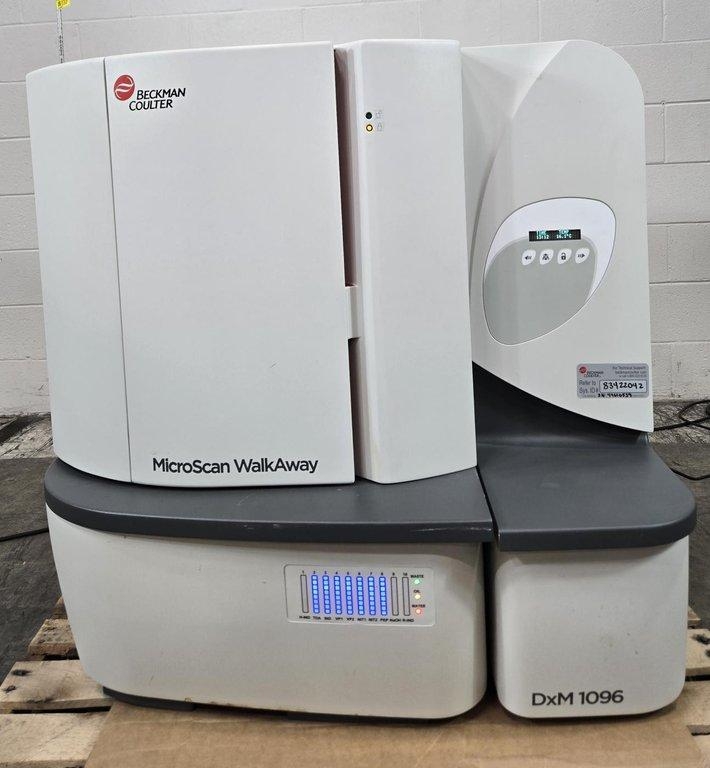 Beckman Coulter MicroScan WalkAway Analyzer DxM 1096 Very Good Condition