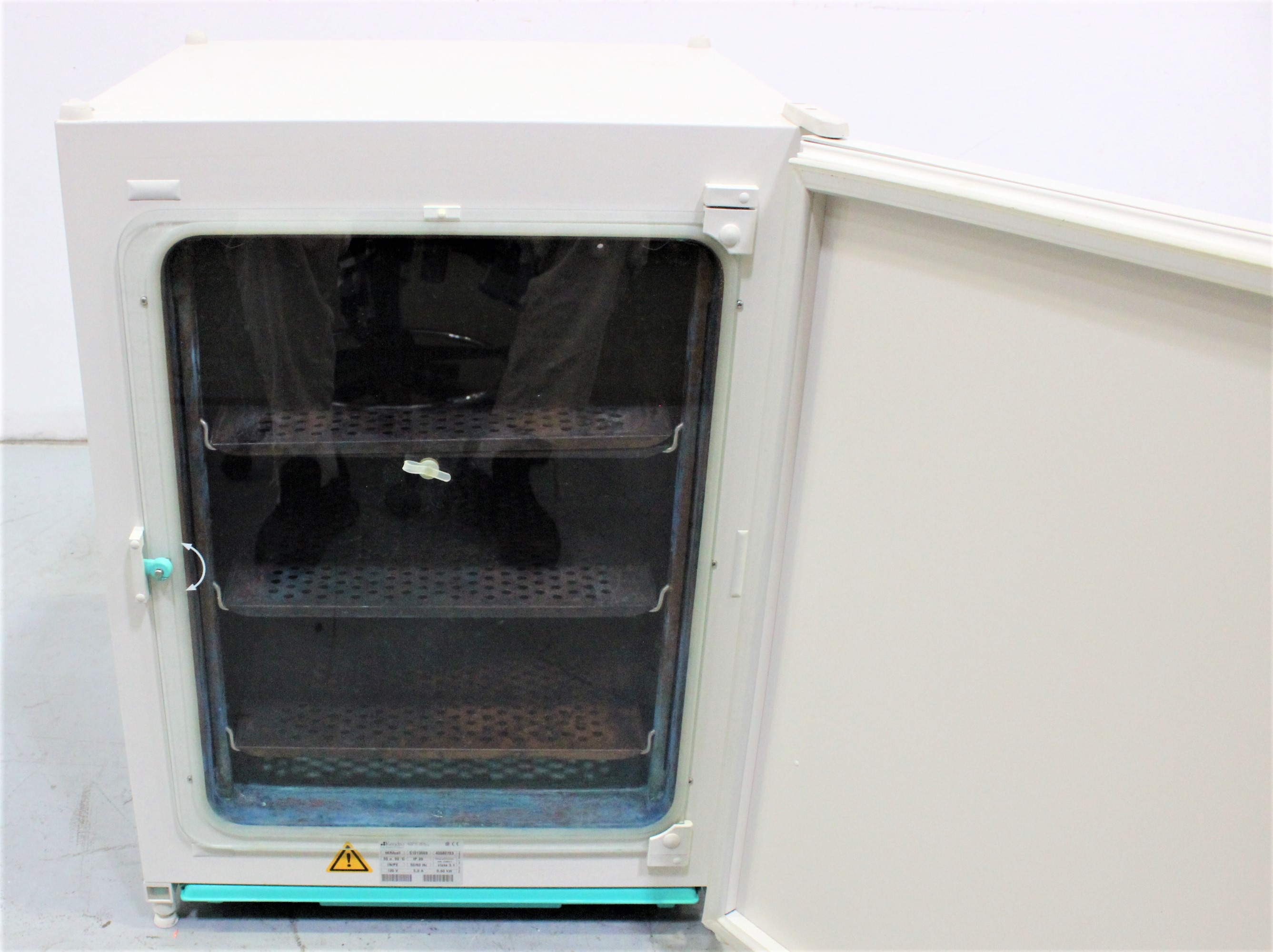 Kendro HERAcell 51013669 CO2 Incubator Cell Tissue Cultures 5.4 cu ft Used