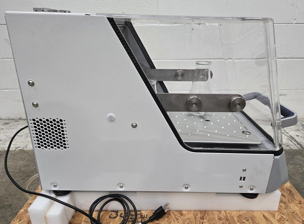 Thermo Solaris Shaker Incubator Incubated Shaker VG Condition 99 Programs US