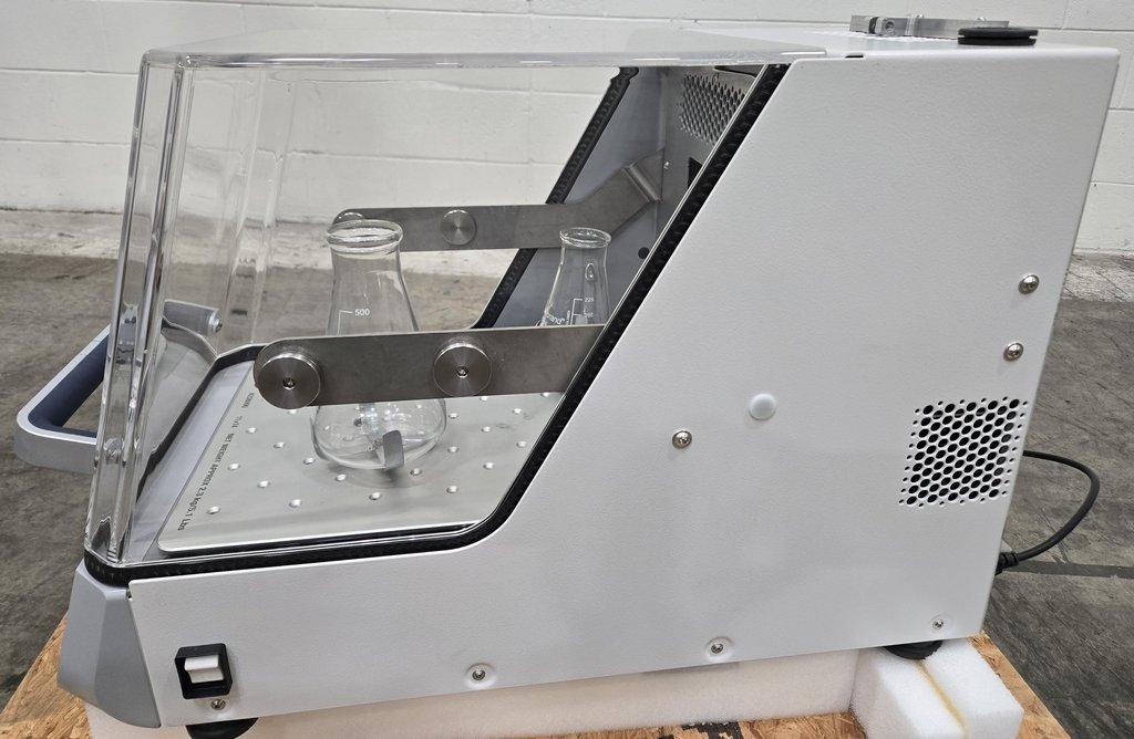 Thermo Solaris Shaker Incubator Incubated Shaker VG Condition 99 Programs US