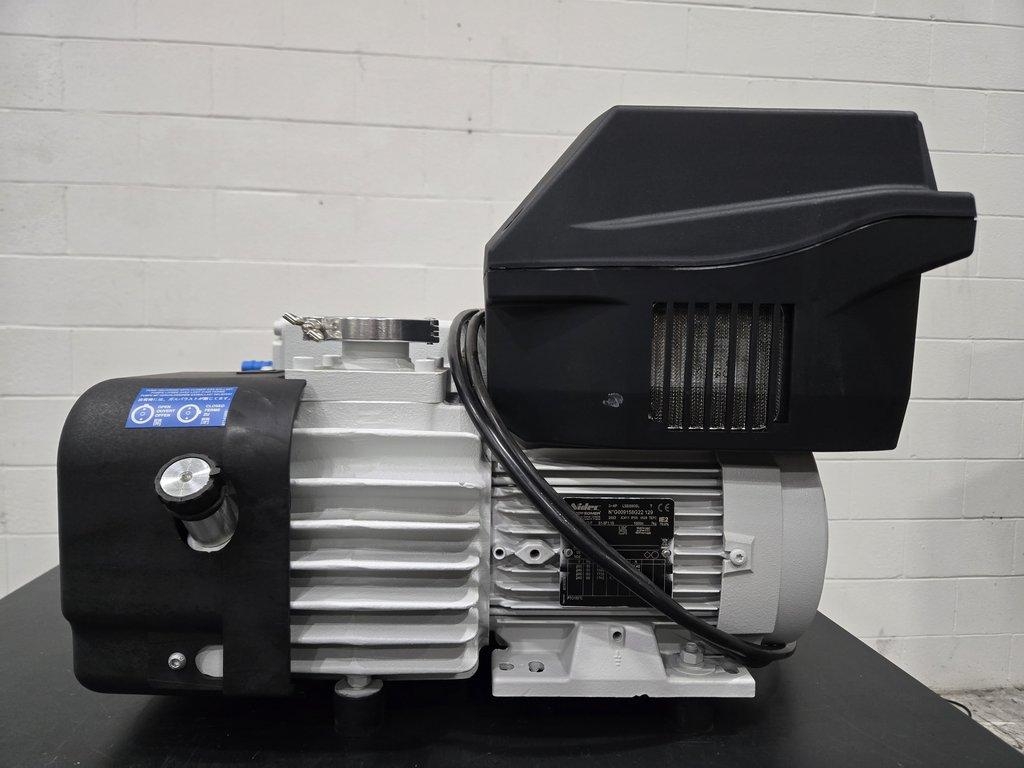 Leybold Sogevac SV40-65 Rotary Vane Pump, Oil-Sealed, 137 lbs, 2022 Model