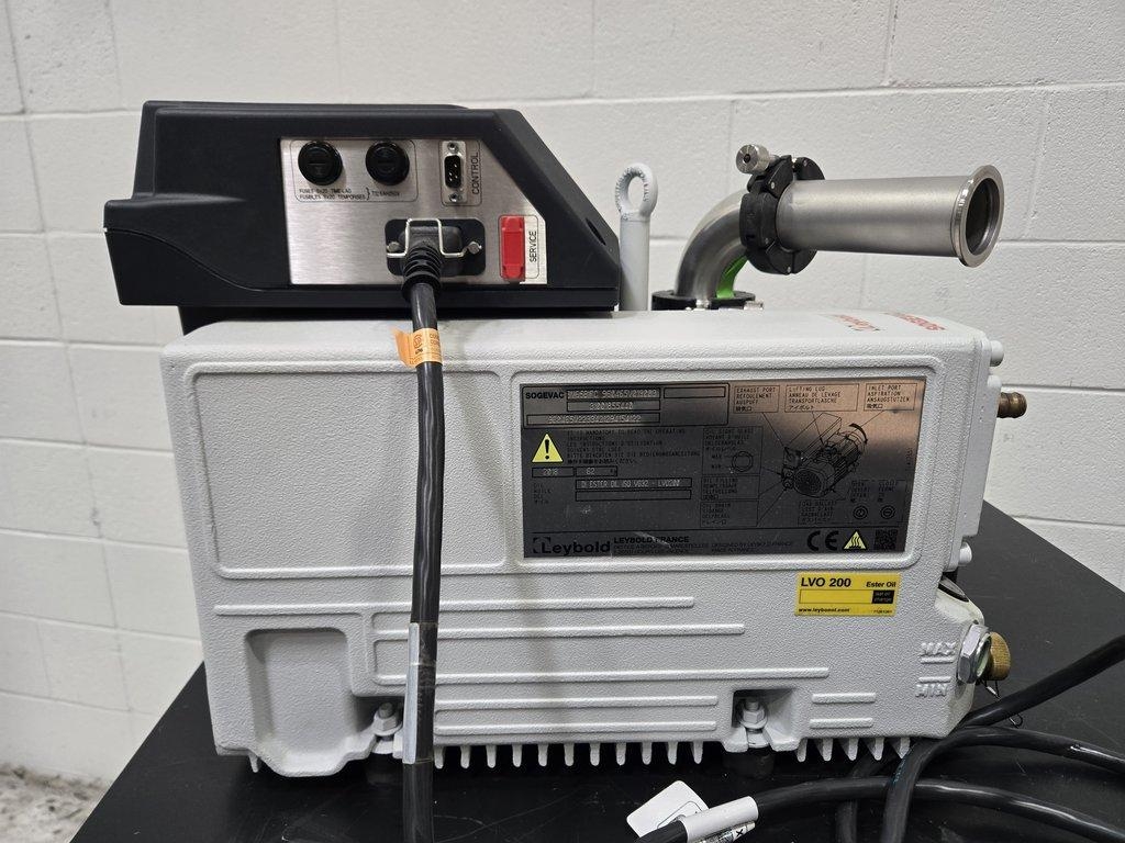 Leybold SV40-65 BI FC Rotary Vane Pump Vacuum Good Condition 200-240V