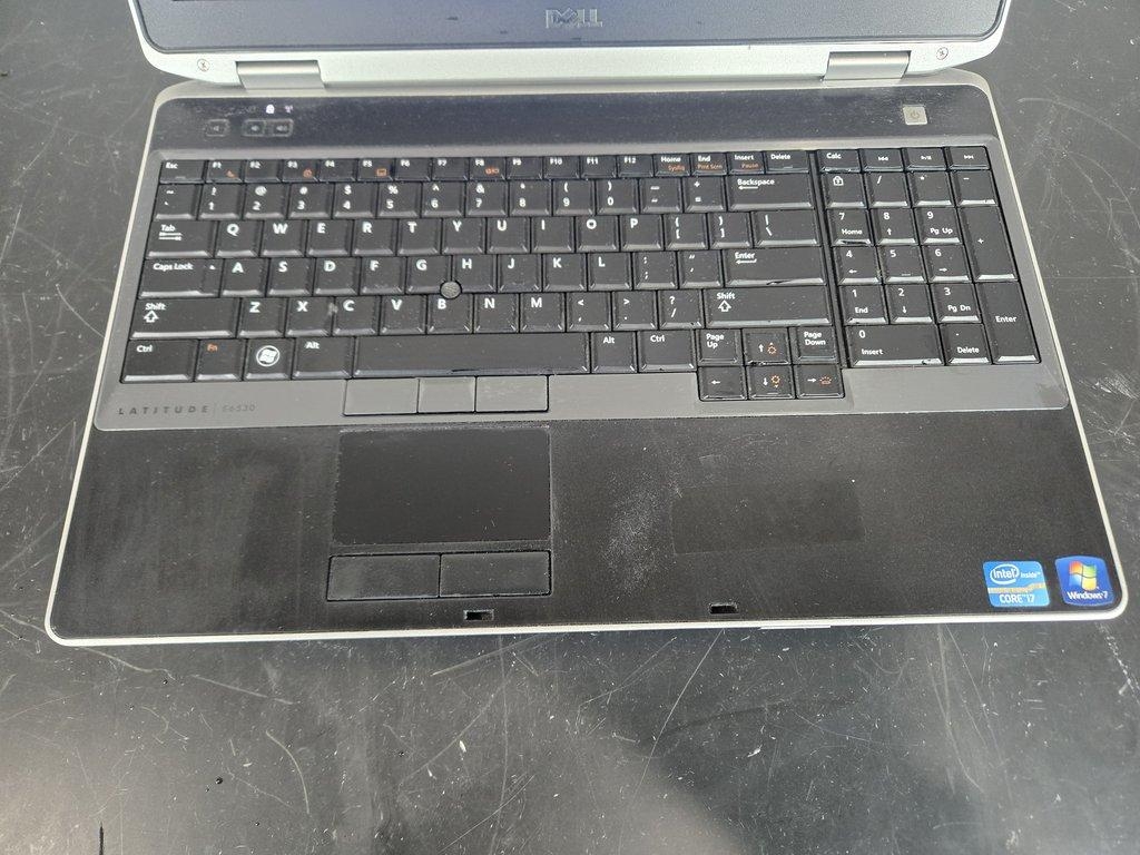 Dell Latitude E6530 Laptop IT Equipment Powers On Ideal for Lab Computing