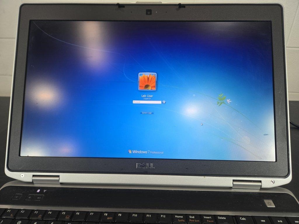 Dell Latitude E6530 Laptop IT Equipment Powers On Ideal for Lab Computing