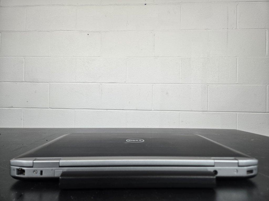 Dell Latitude E6530 Laptop IT Equipment Powers On Ideal for Lab Computing