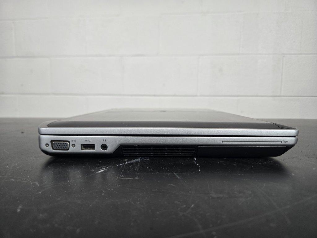 Dell Latitude E6530 Laptop IT Equipment Powers On Ideal for Lab Computing