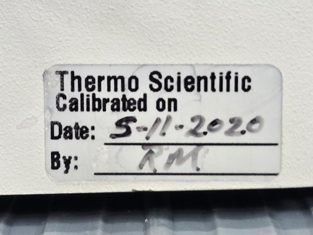 Thermo ND-8000-GL NanoDrop 8000 Spectrophotometer for Lab Analysis