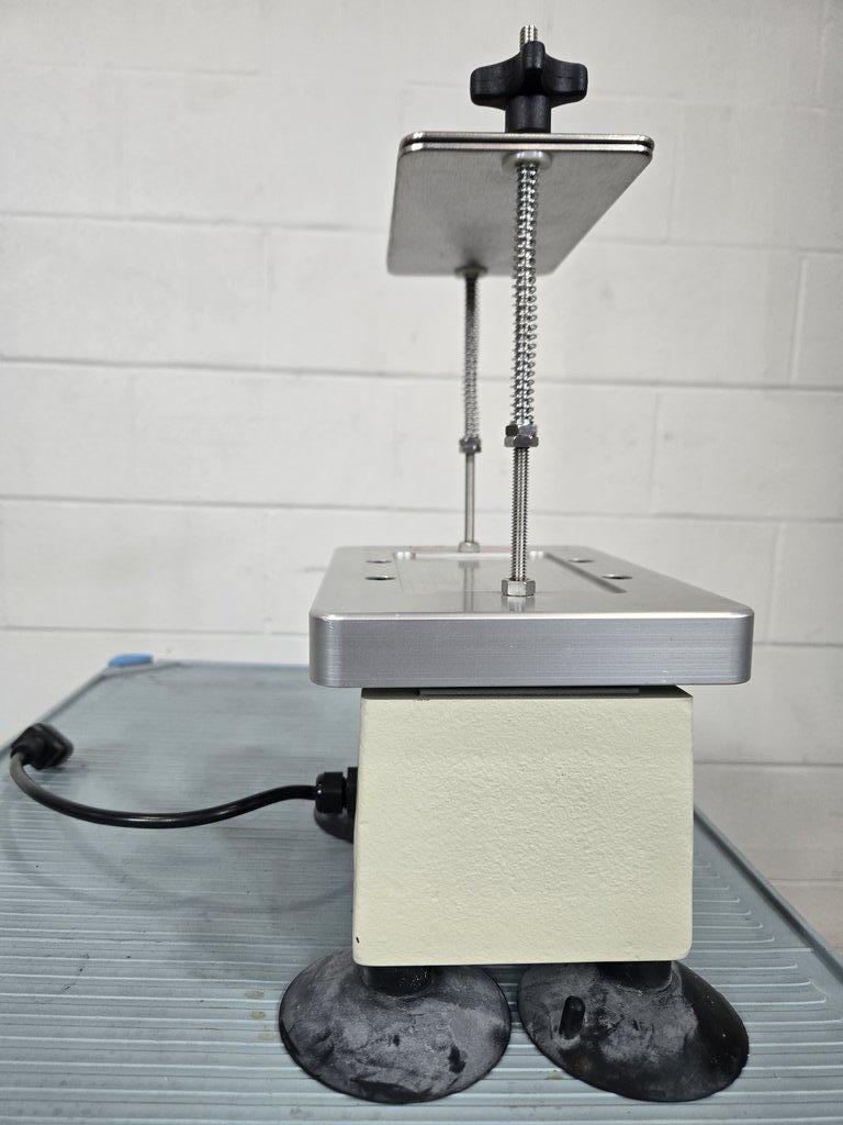 Union Scientific 9917 Shaker Stand Lab Equipment VG Condition Used