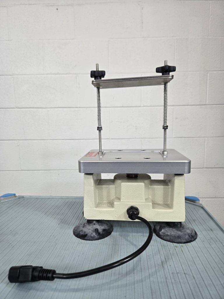Union Scientific 9917 Shaker Stand Lab Equipment VG Condition Used