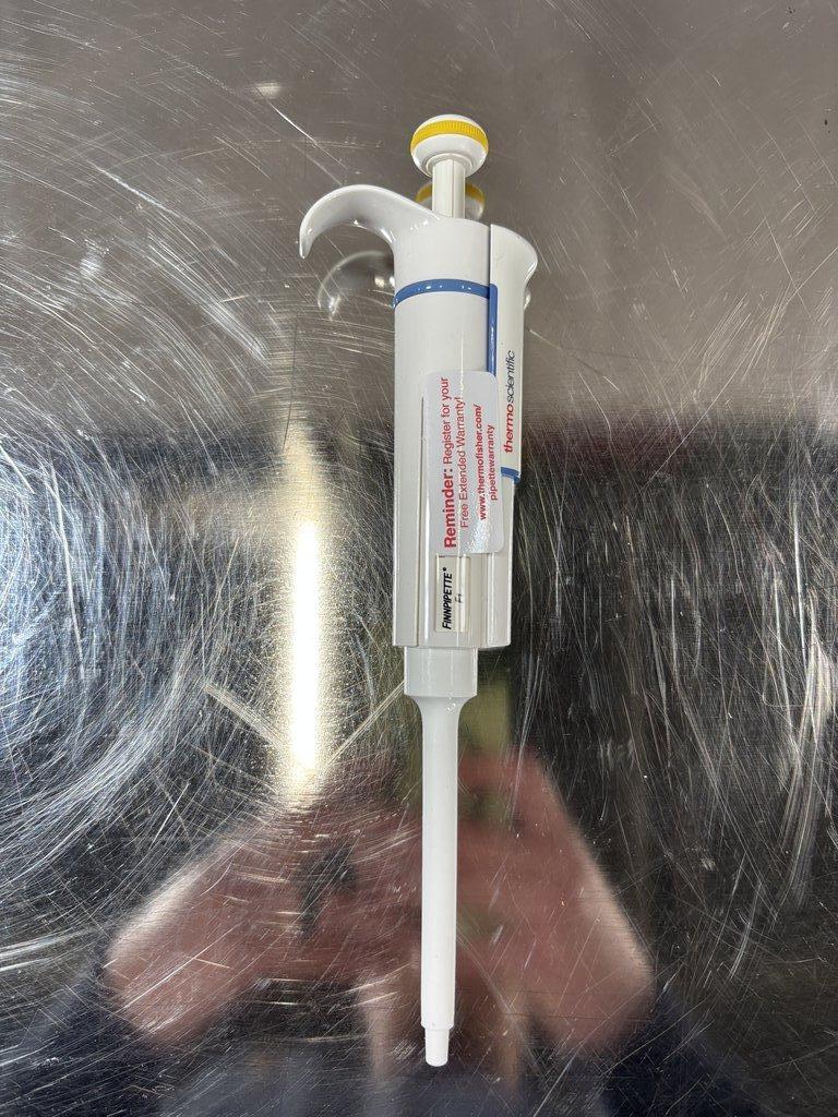 Thermo Scientific Finnpipette F1 20-200uL Adjustable Pipette with Excellent Condition