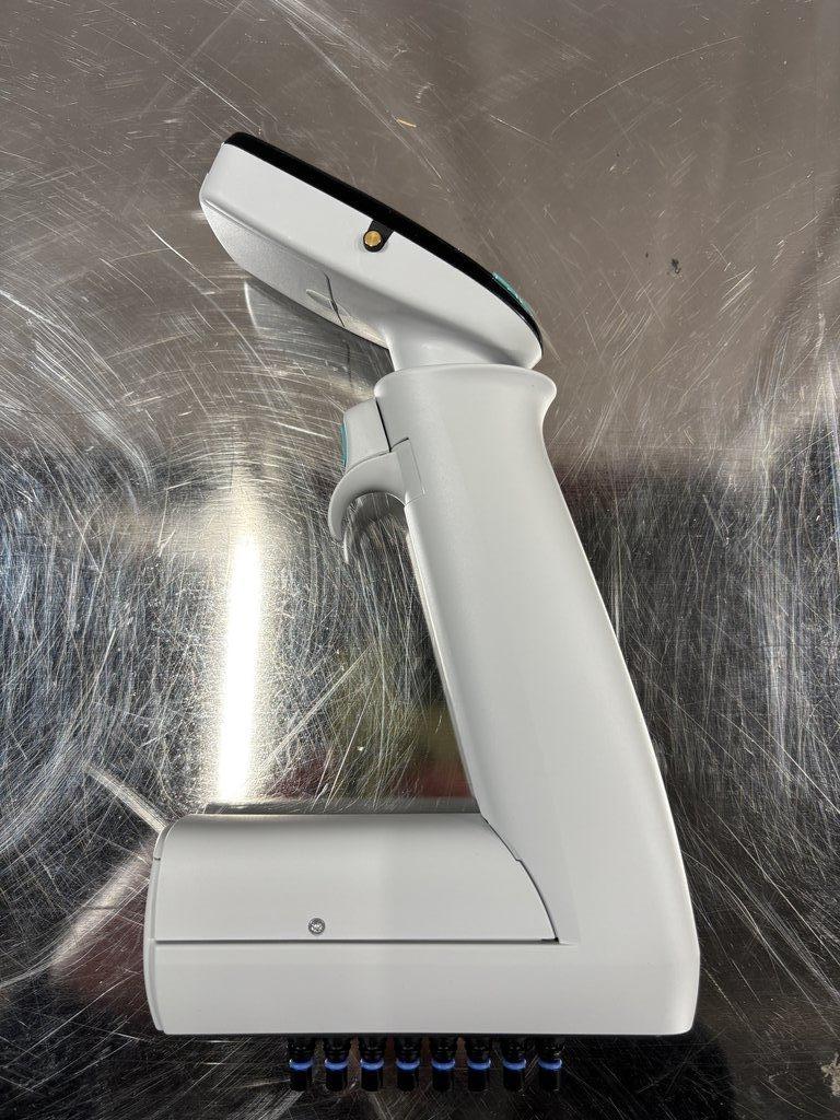 Thermo Scientific 4671100BT 8 Channel Pipette E1-ClipTip, Good Condition