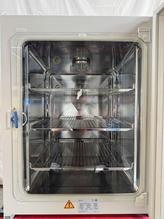 VWR CO2 Incubator Basic 10810-888 for Reliable Cell Culture Preservation