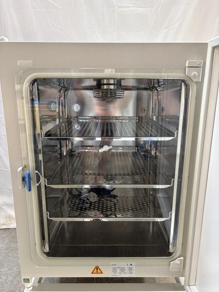 VWR CO2 Incubator Basic 10810-888 Laboratory Incubator - Tested, Powers On