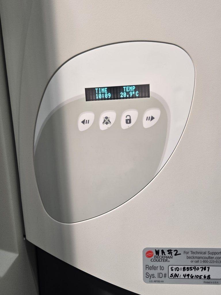 Beckman Coulter MicroScan WalkAway Analyzer DxM 1096 Lab Equipment