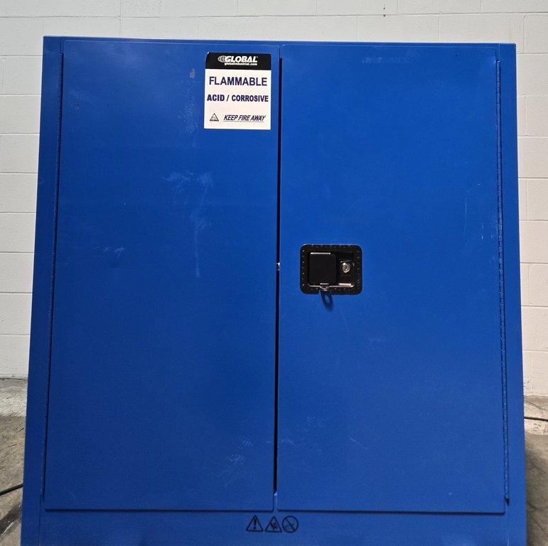 Global Industrial 24 Gallon Acid Corrosive Cabinet WB316065, 18-gauge Construction