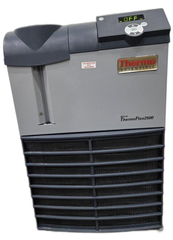 Thermo Scientific ThermoFlex 2500 Recirculating Chiller 2500W 5-40C T1 Pump