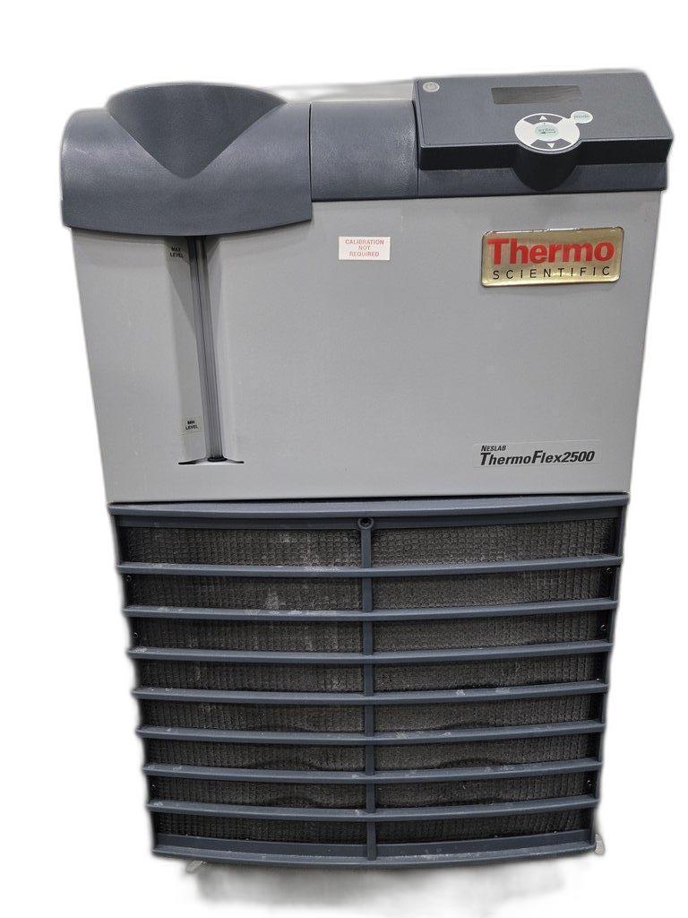 Thermo Scientific Neslab ThermoFlex 2500 Chiller 2500W Cooling 7.2L Reservoir
