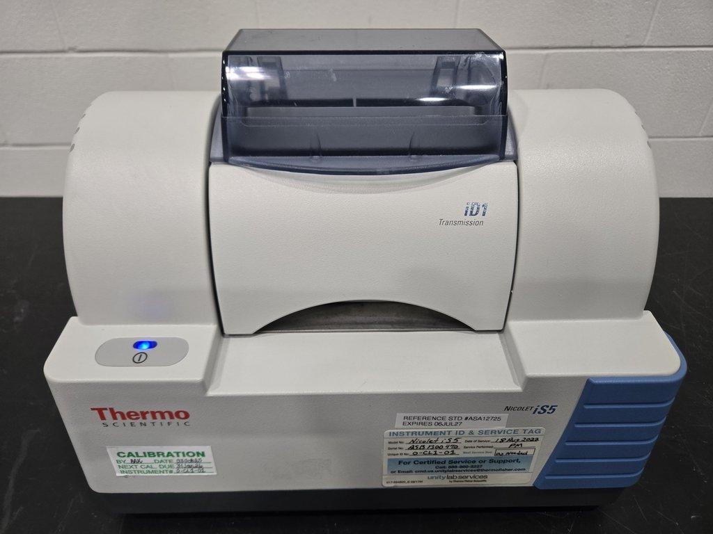 Thermo Nicolet iS5 FT-IR Spectrometer with iD1 Transmission