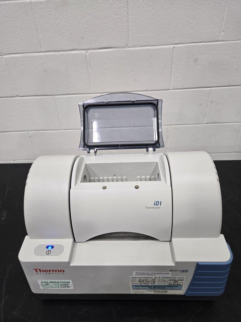 Thermo Nicolet iS5 FT-IR Spectrometer with iD1 Transmission