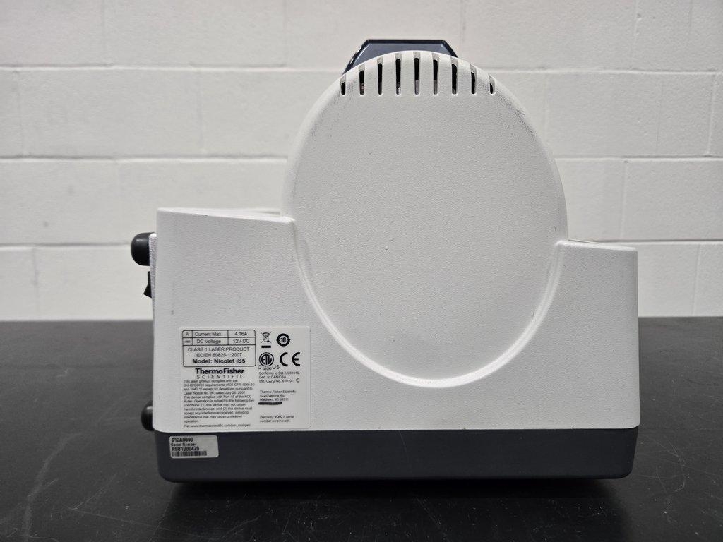 Thermo Nicolet iS5 FT-IR Spectrometer with iD1 Transmission