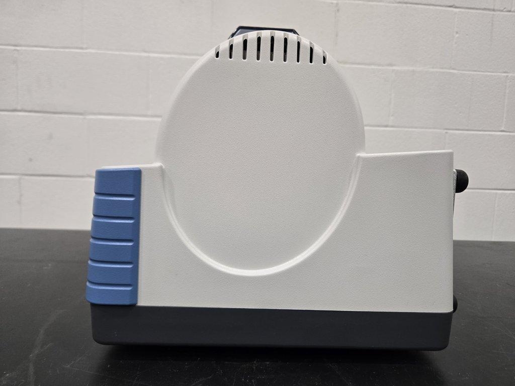 Thermo Nicolet iS5 FT-IR Spectrometer with iD1 Transmission