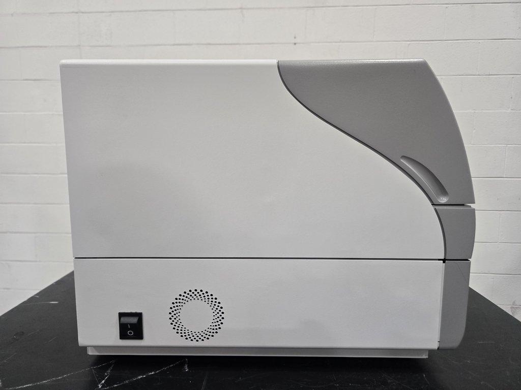 Thermo Scientific Luminoskan Microplate Luminometer High Sensitivity