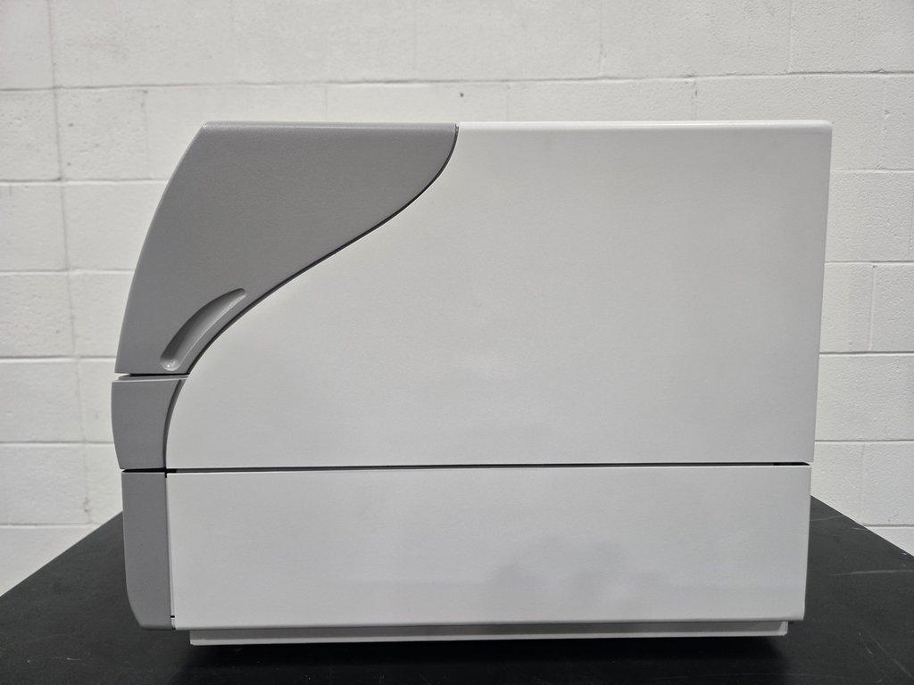 Thermo Scientific Luminoskan Microplate Luminometer High Sensitivity