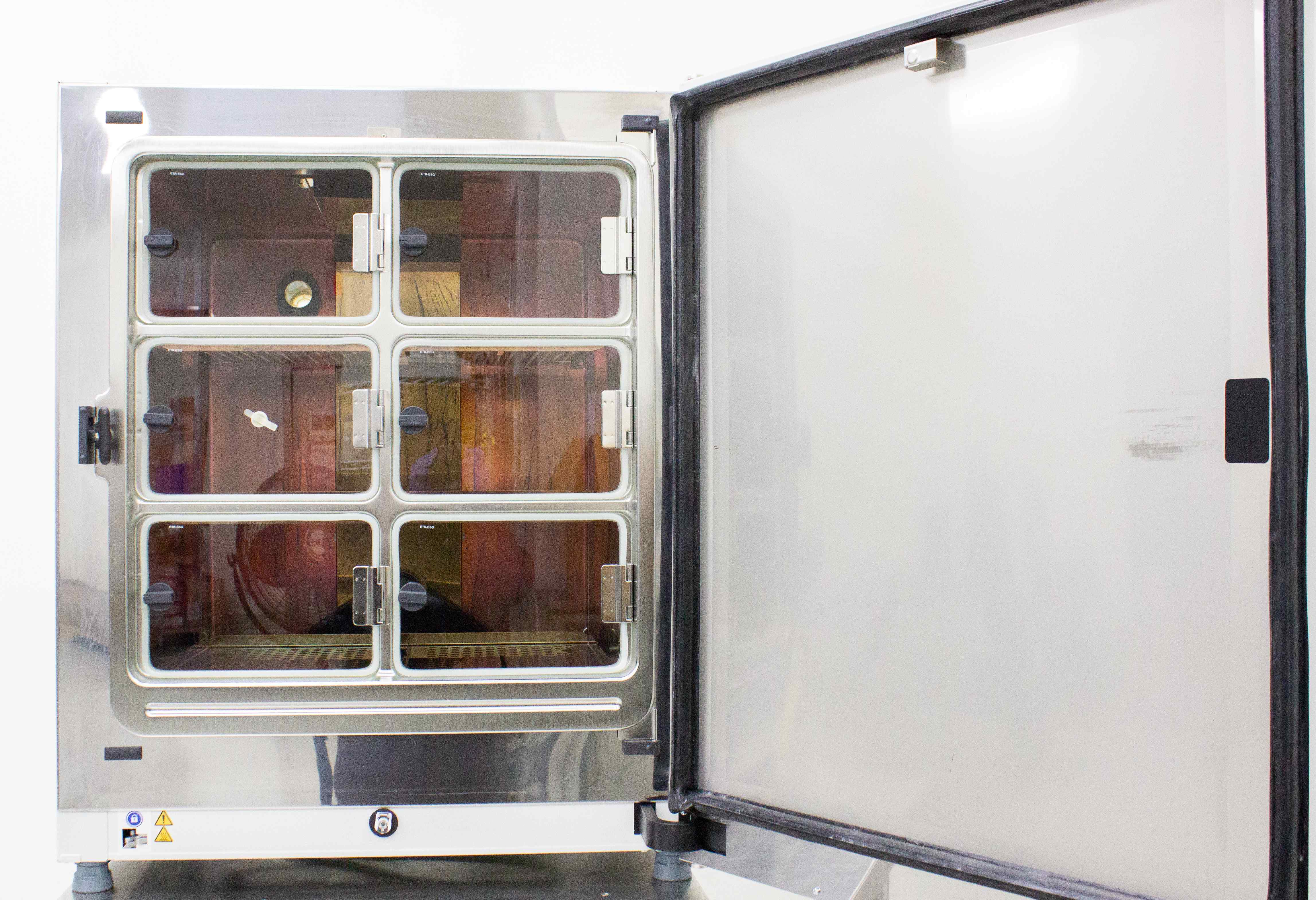 Thermo HERAcell Vios 250i Incubator CO2 255L Stainless 1-20% CO2 Used 2021