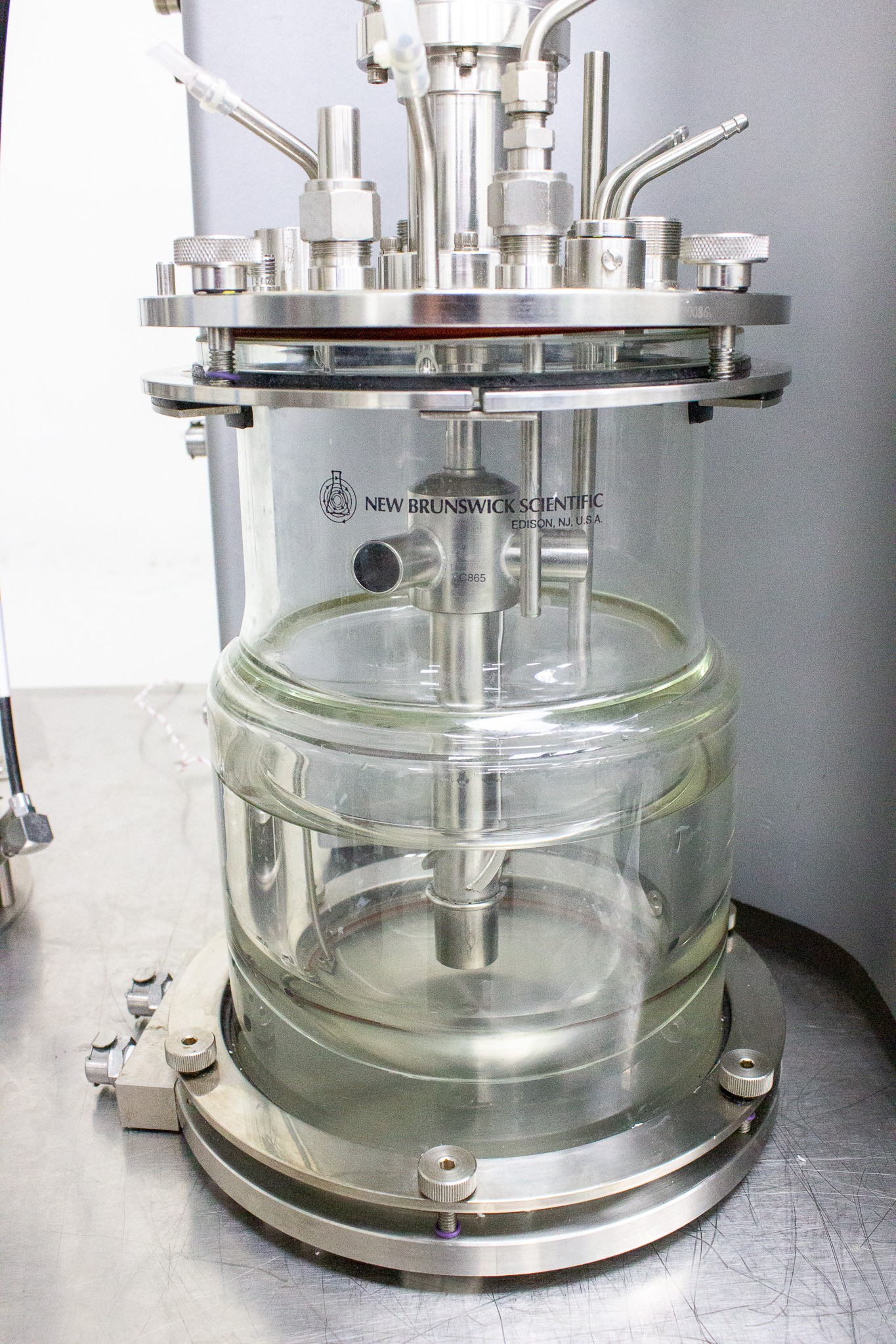 New Brunswick BF-310 Benchtop Bioreactor Flexible System for Culture Growth