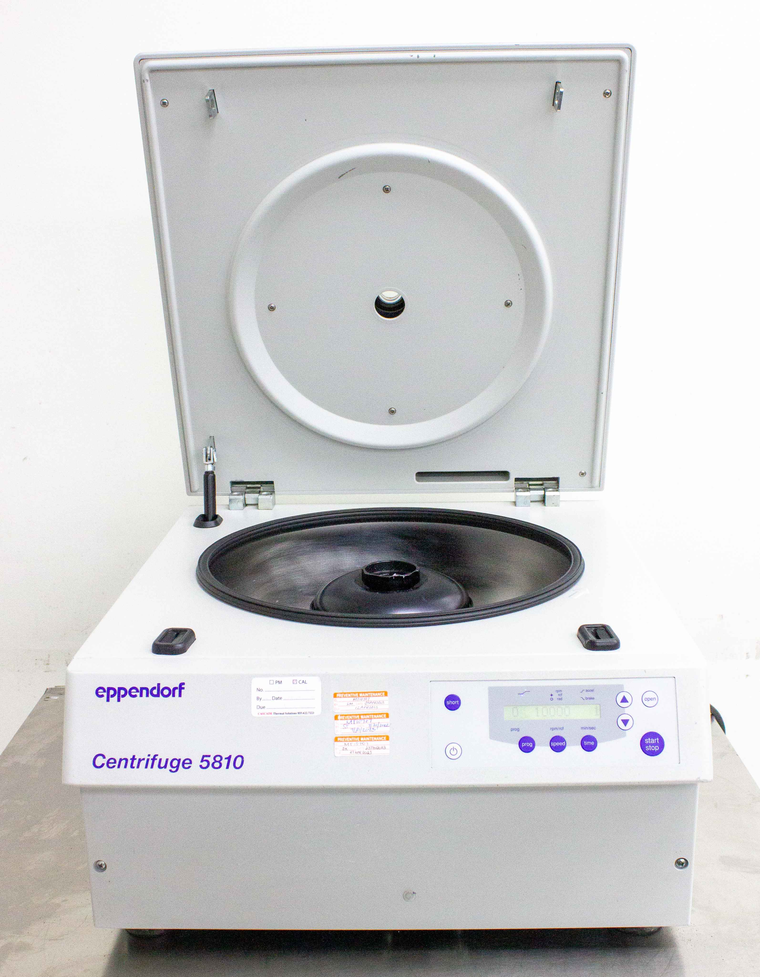 Eppendorf 5810 Benchtop Centrifuge Medium-High Throughput 14000 RPM Used