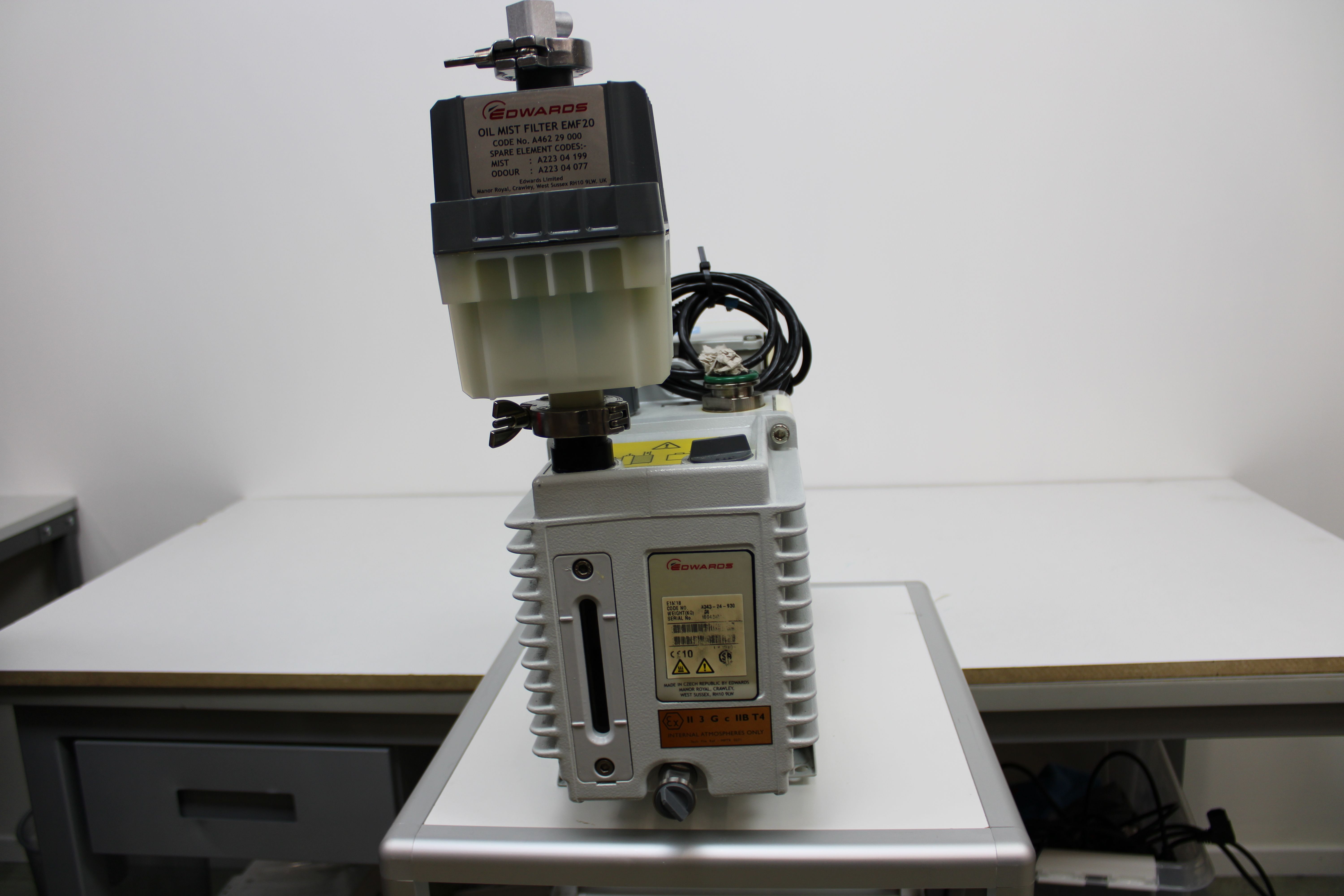 Edwards E1M18 Vacuum Pump VG Used 3x10-2mbar Oil Sealed Helium Handler