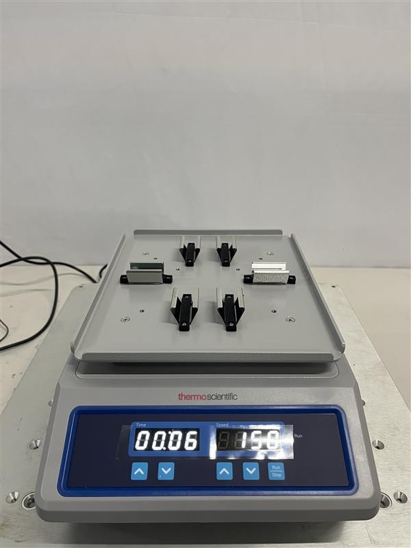 Thermo Scientific Digital Microplate Shaker 88882006 Laboratory Equipment