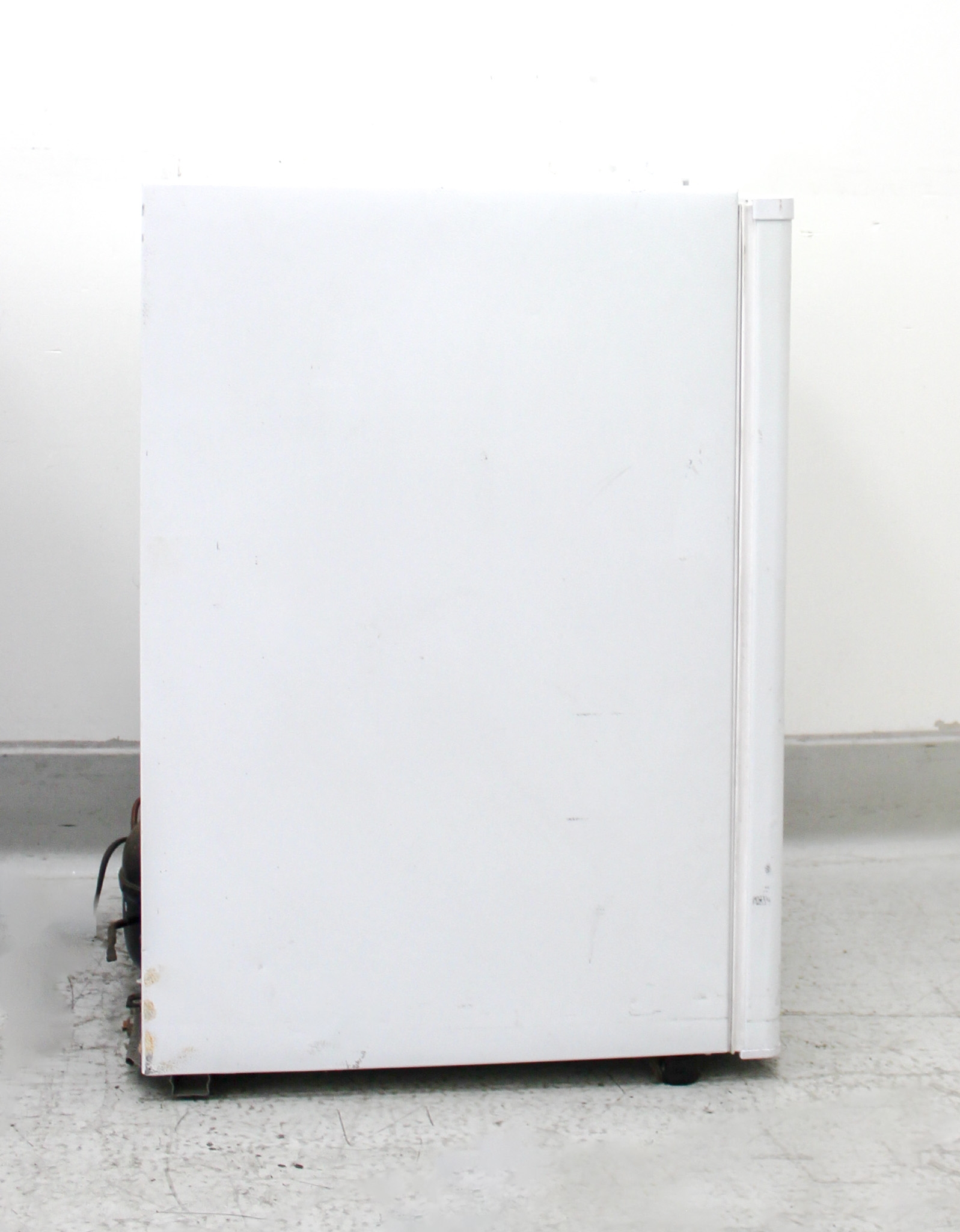 Summit FS-60M Freezer 5.0 cu. ft. Manual Defrost Adjustable Temperature 120V
