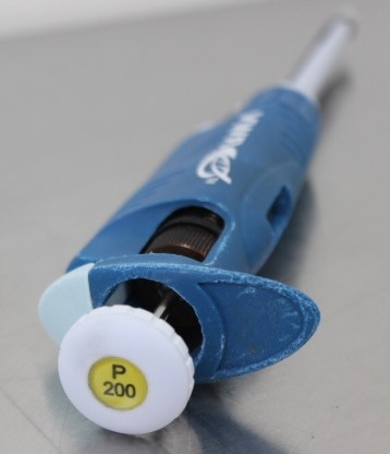 VWR Pipettor Single Channel P200 | Liquid Handling Pipettor 200uL Autoclavable