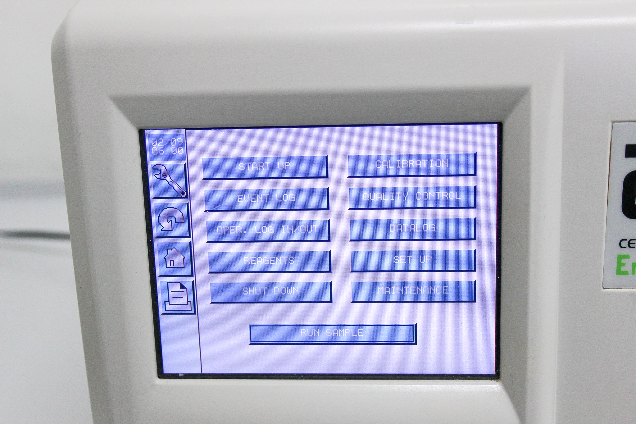 Abbott Cell-Dyn Emerald Hematology Analyzer - Compact & Efficient