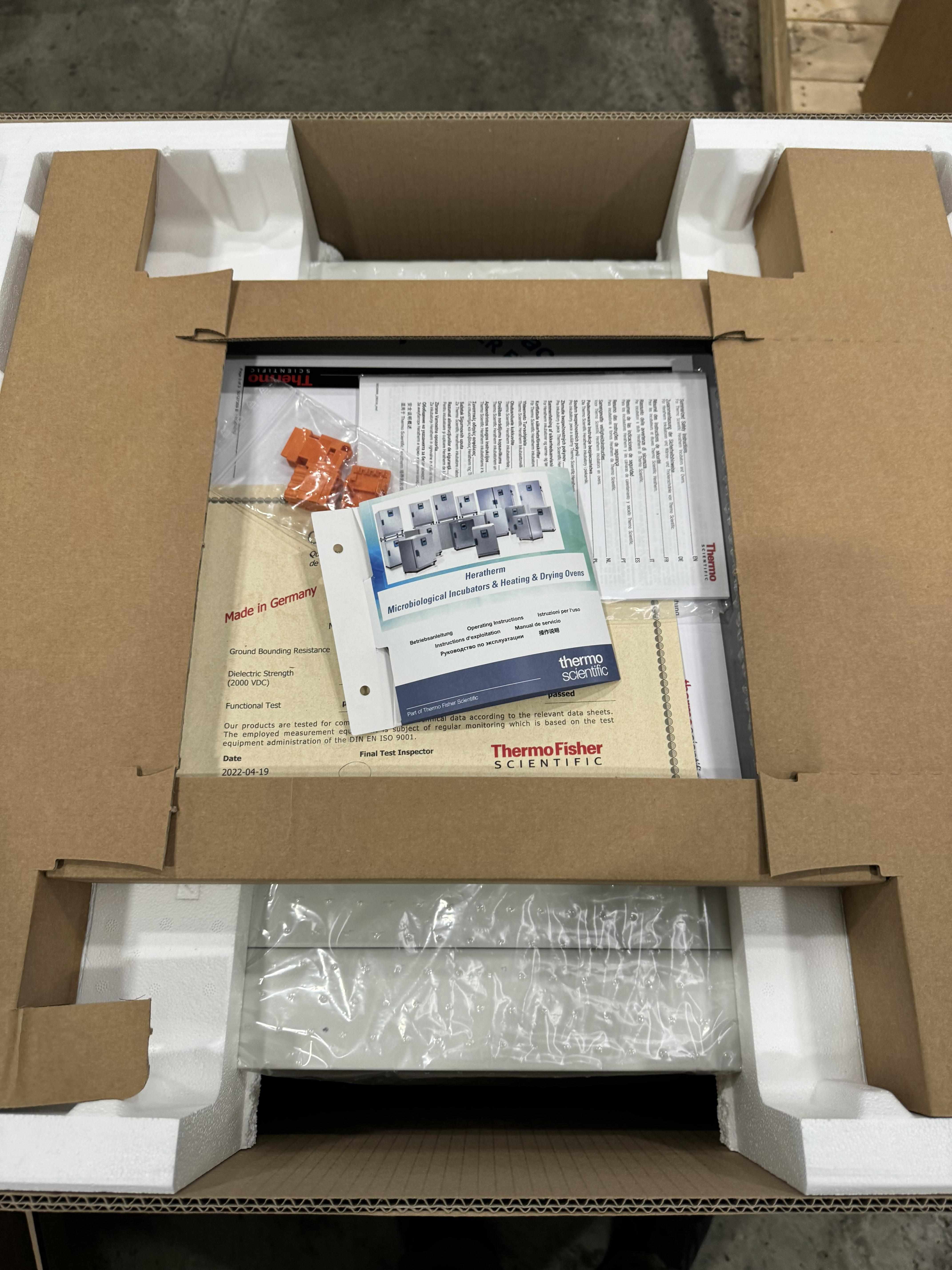 Thermo 51028067 Microbiological Incubator Dual Convection 104L Ambient+5Cto105C