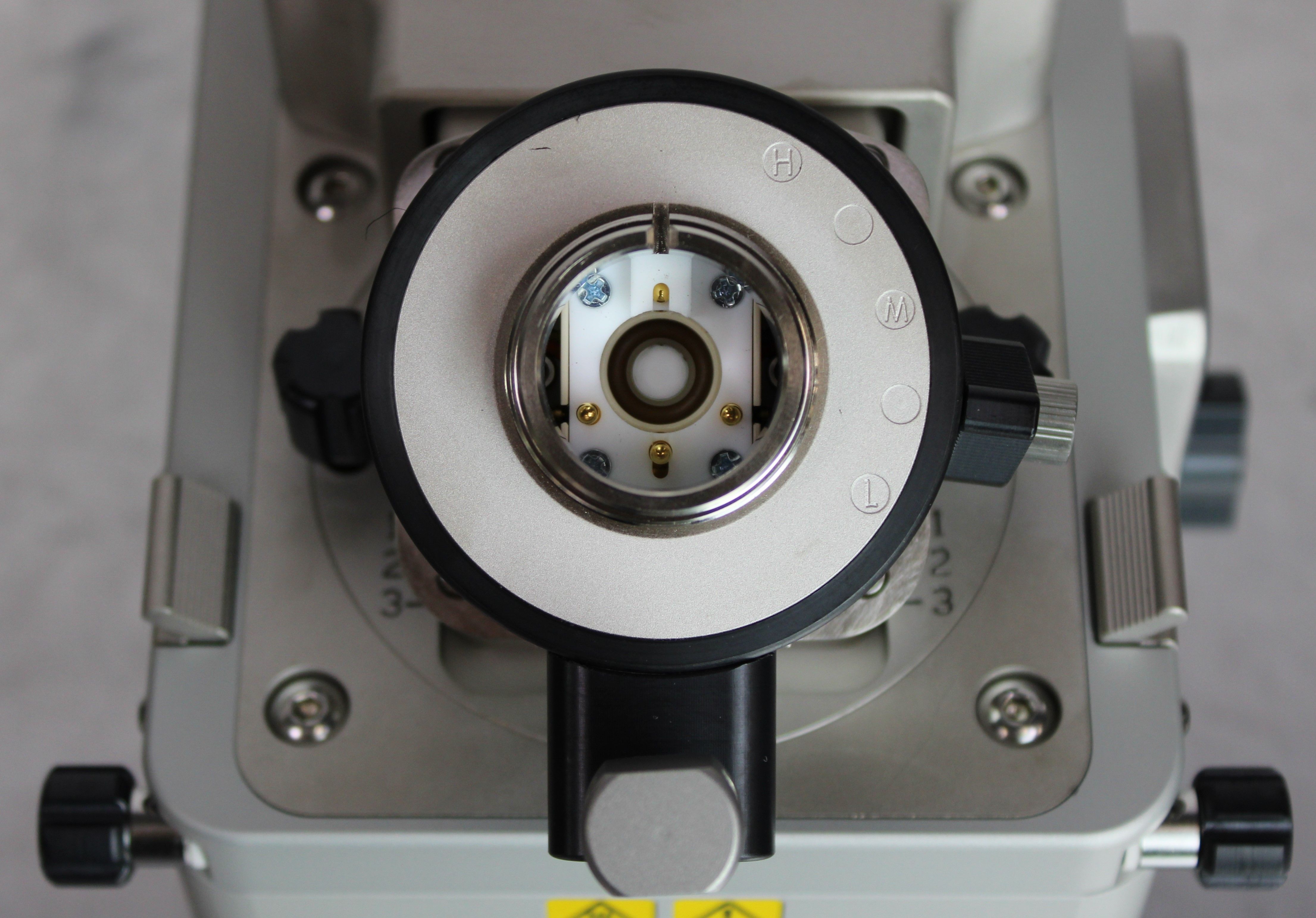 DIS 80111-60470 Mass Spectrometry Housing Functional Used Cosmetic Wear