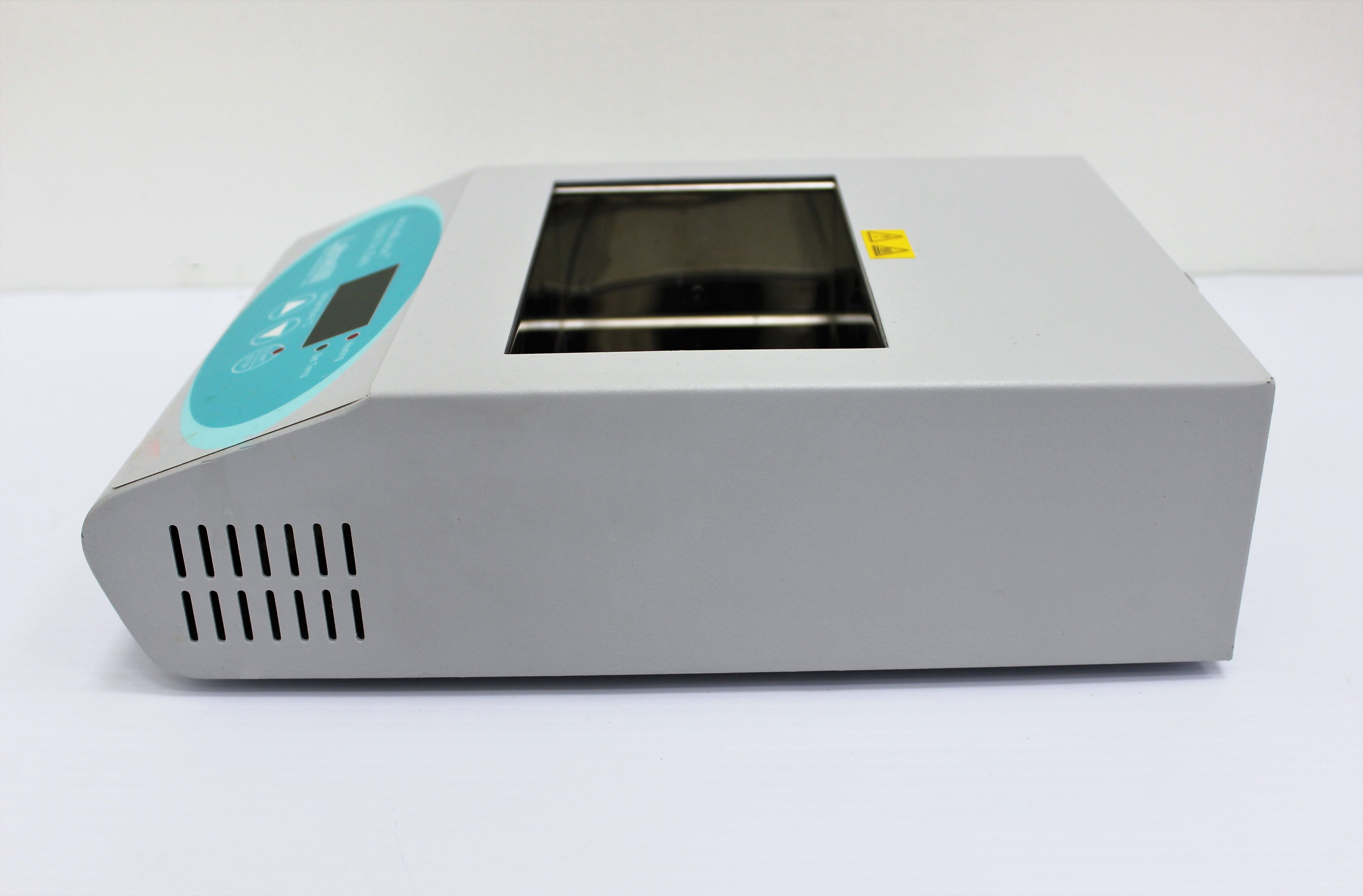 Labnet AccuBlock D1200 Digital Dry Bath Chiller/Heater 150C Dual Capacity