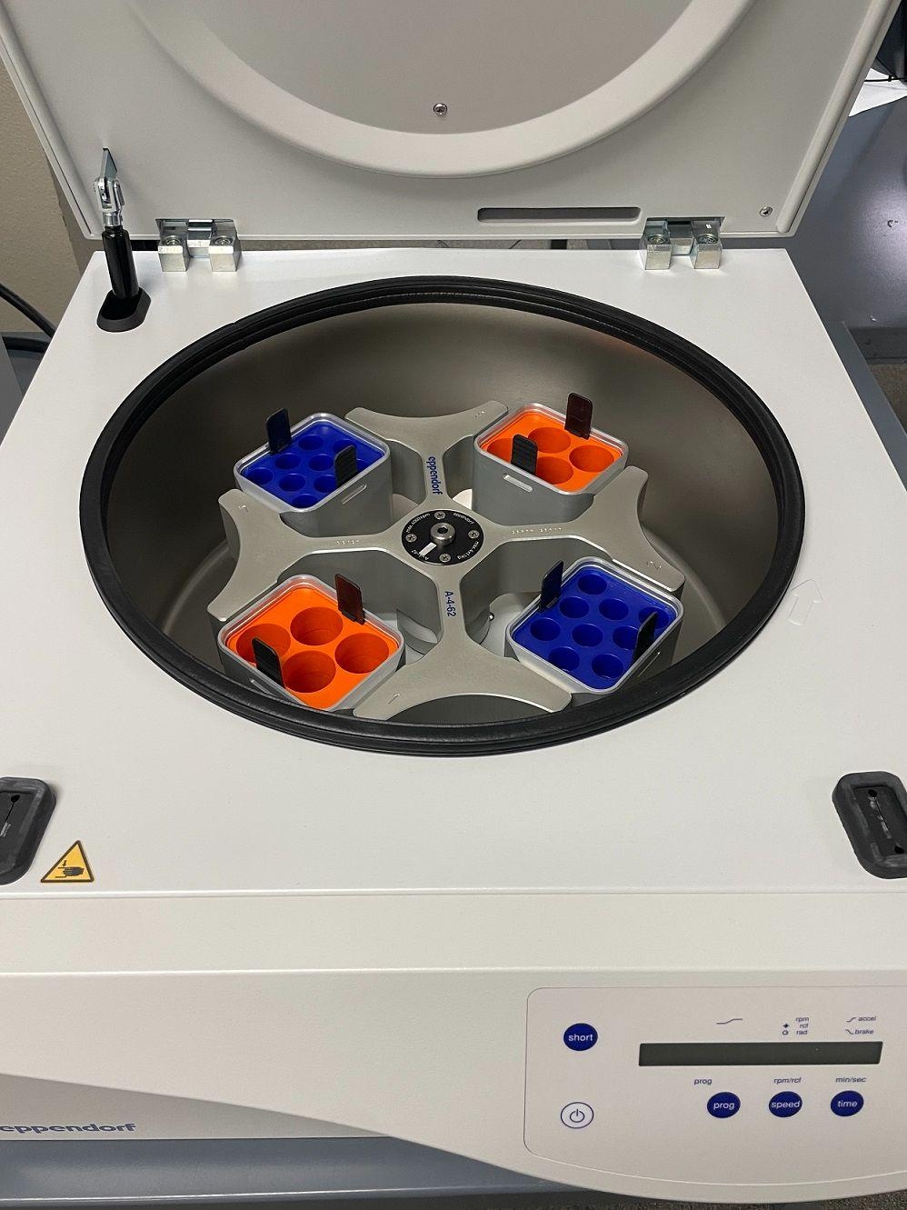 Eppendorf 5810 Benchtop Centrifuge