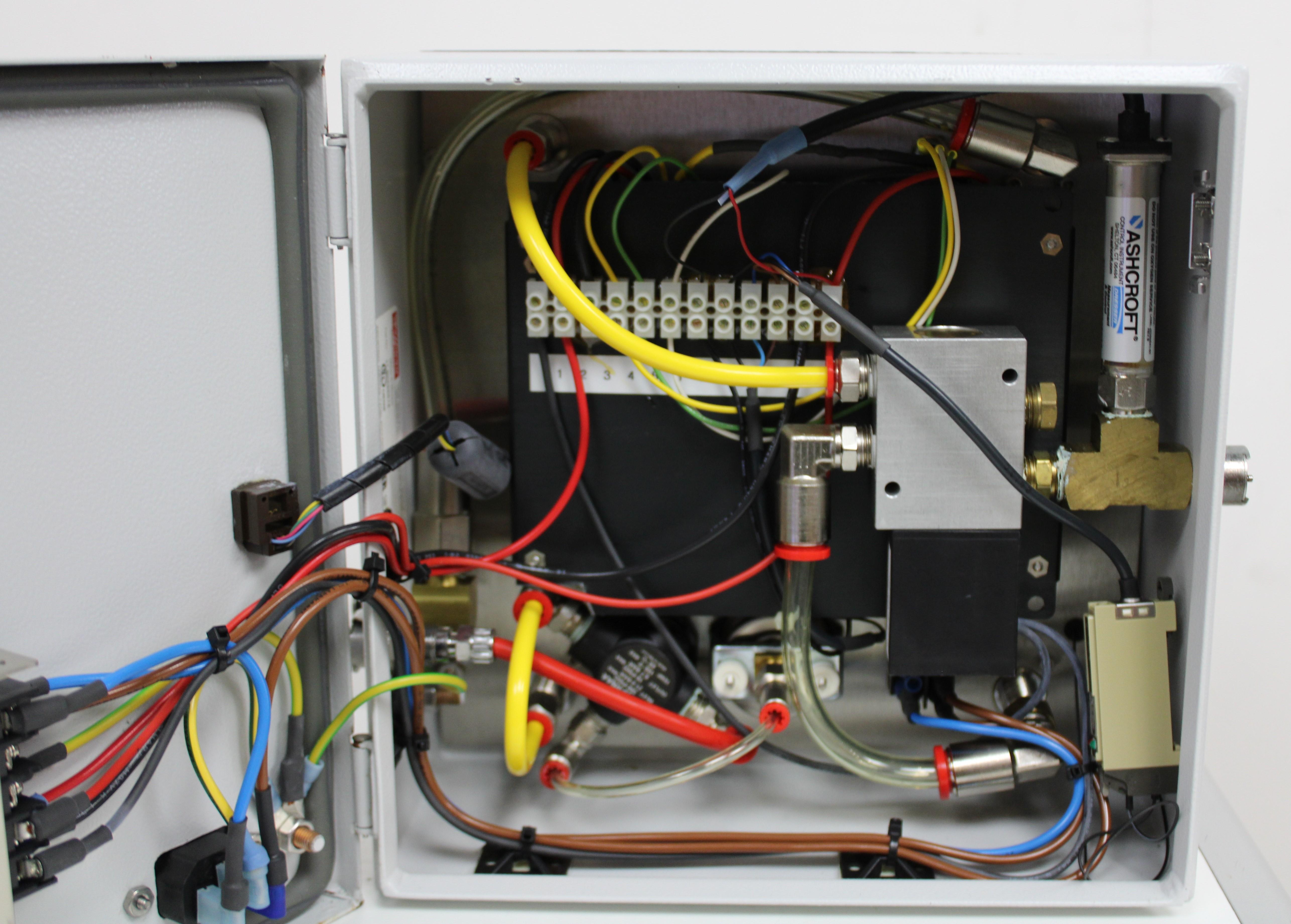 Refine Technology C26-2 Pressure Regulator for Laboratory Applications