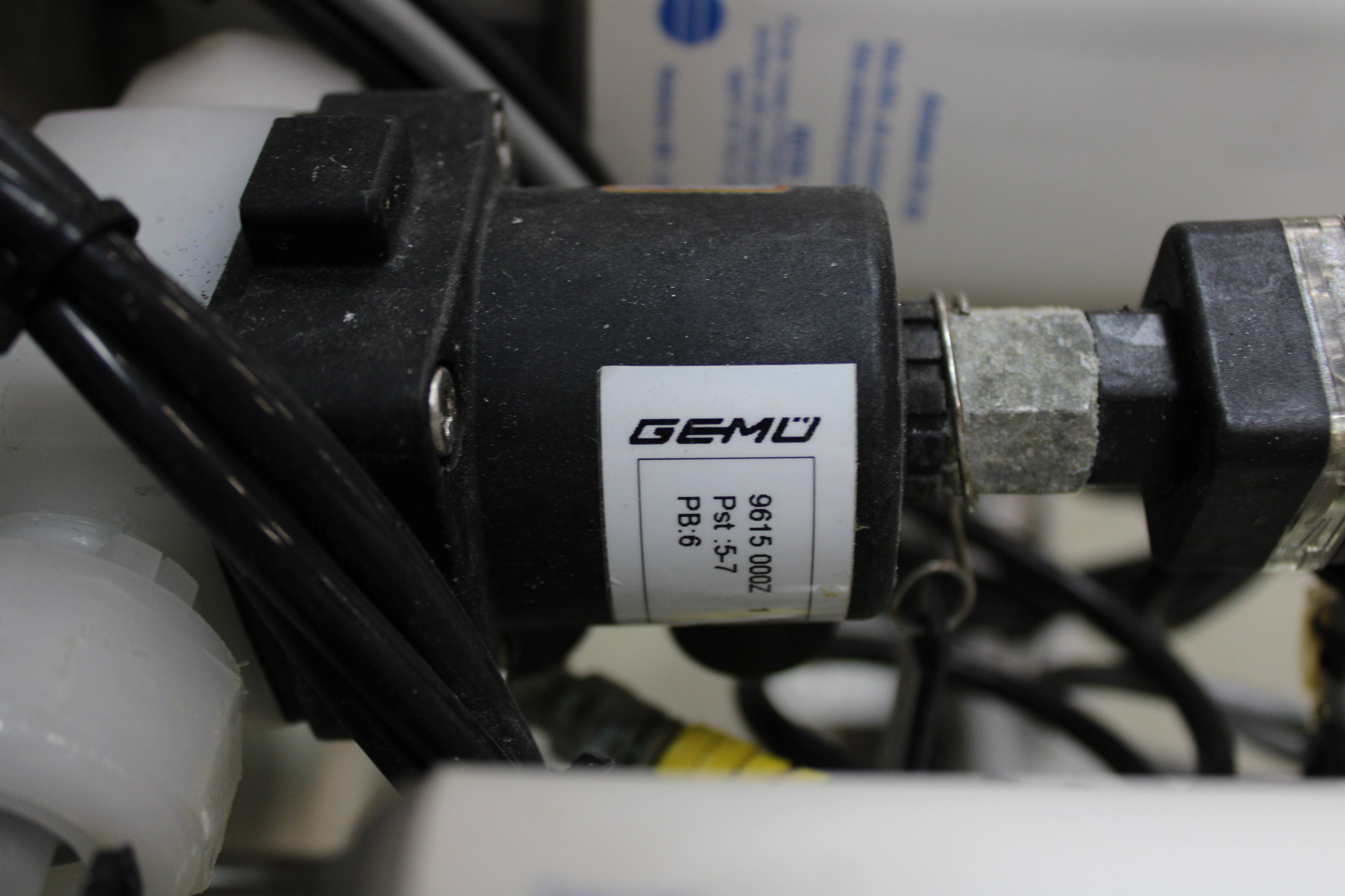 Amersham Pharmacia Biotech System No 1389 Chromatography System for Biopharmaceuticals