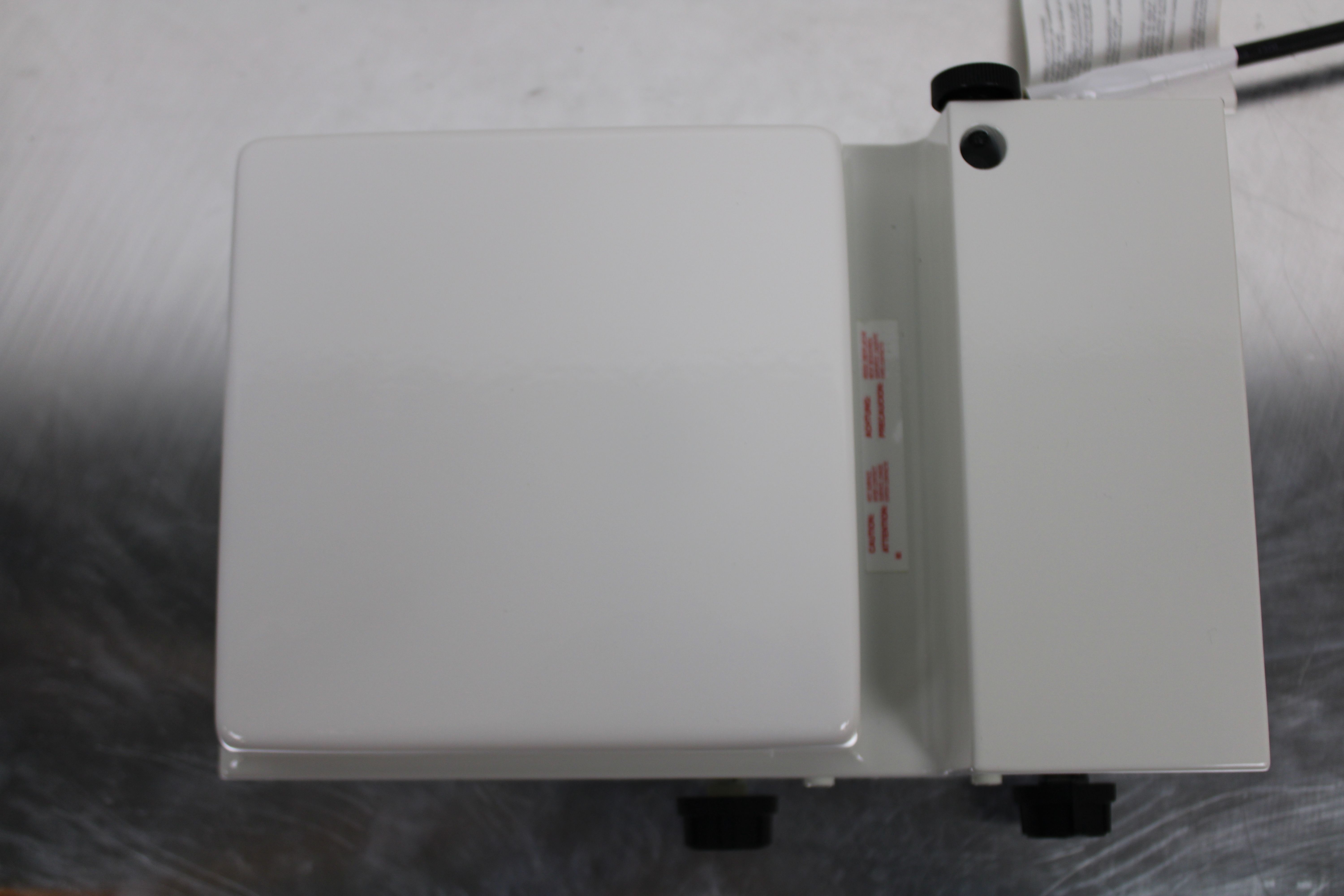 Thermo Nuova SP18420Q Stirring Hotplate 700F 240V 20lb Load 50/60Hz Lab