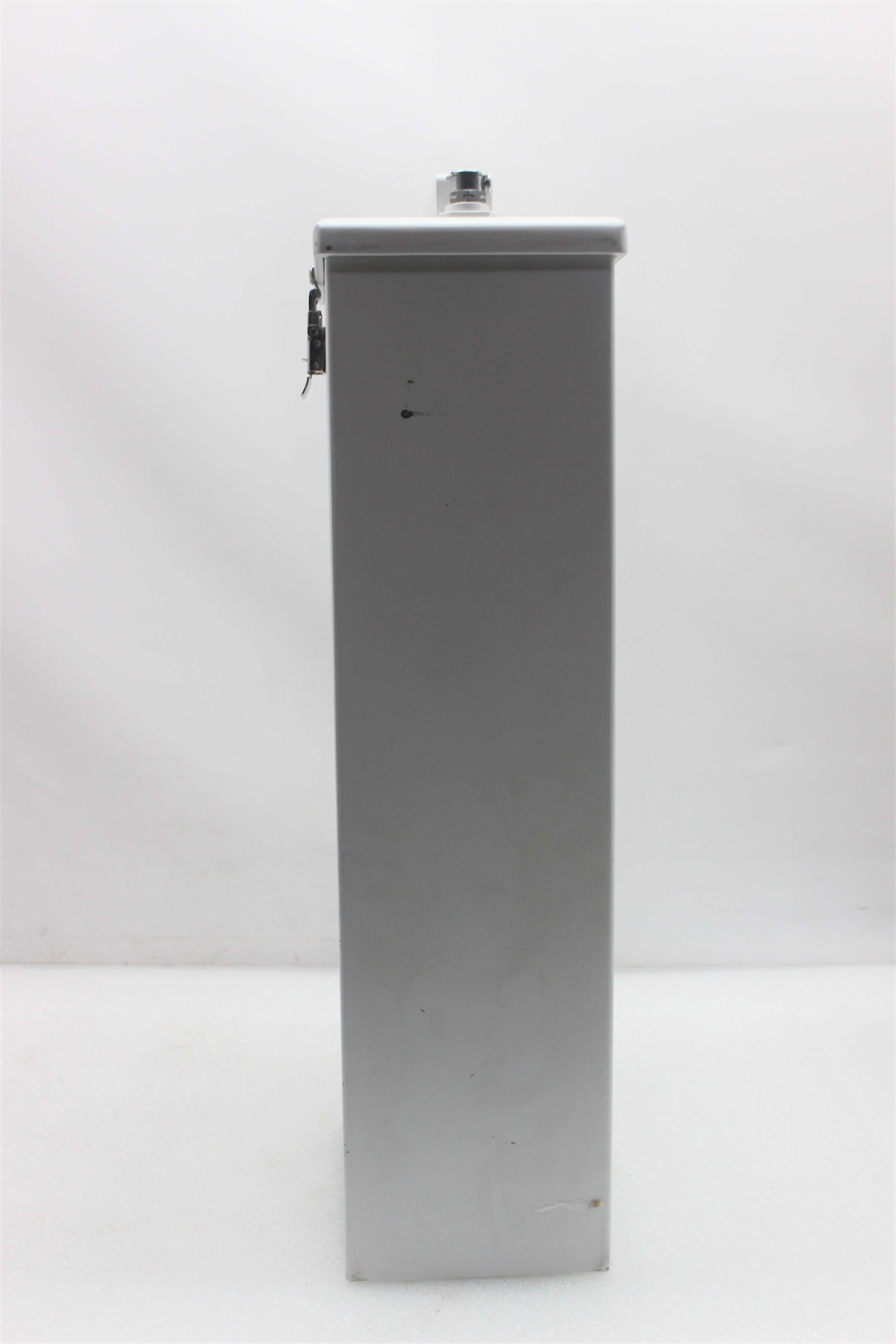 Roylan Palm Springs Enclosure Moisture/Oxygen StoragePod Used 80 Plates 18 Racks