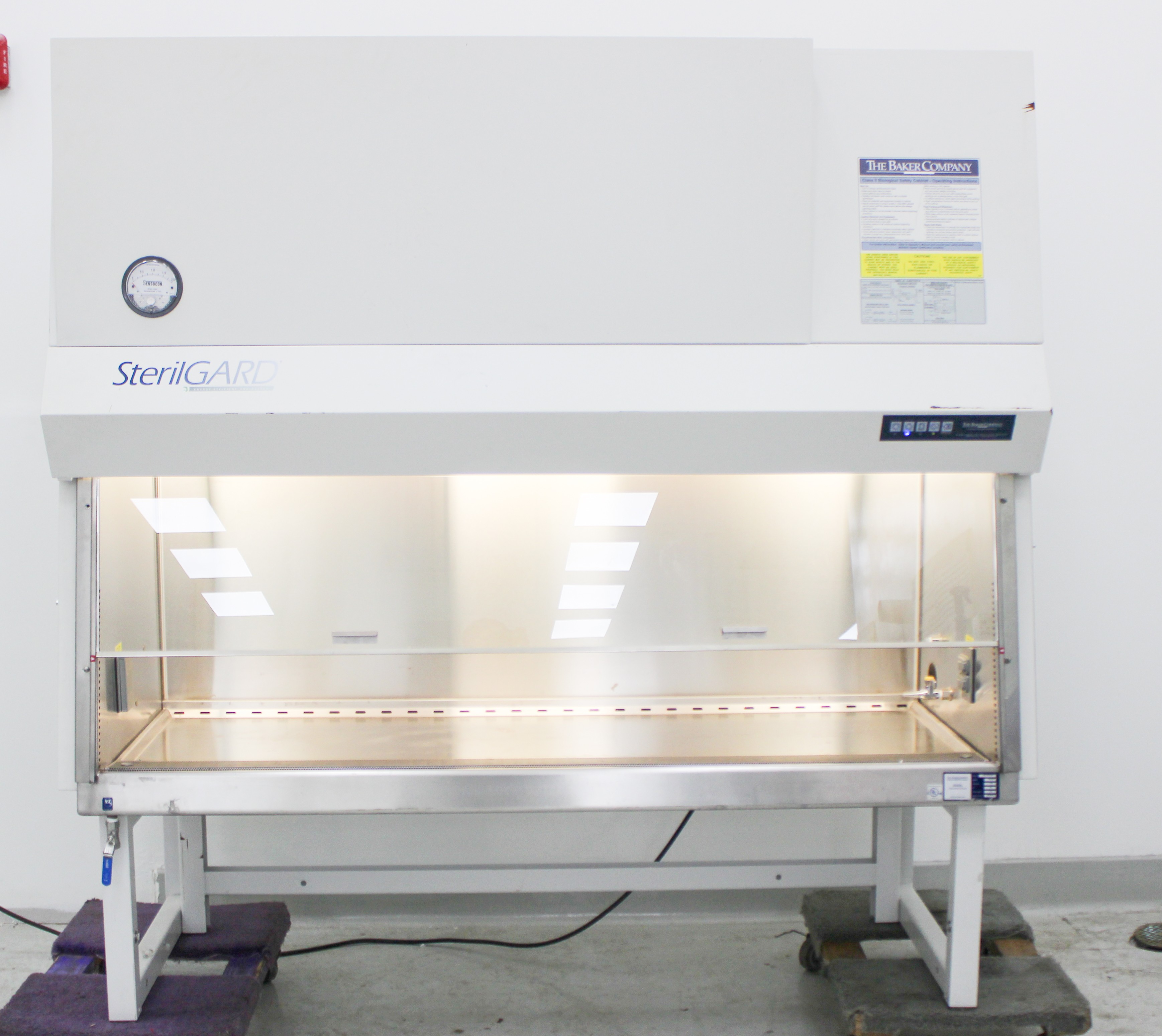 Baker SG 603A-HE Class II Biosafety Cabinet High Efficiency HEPA Filtration