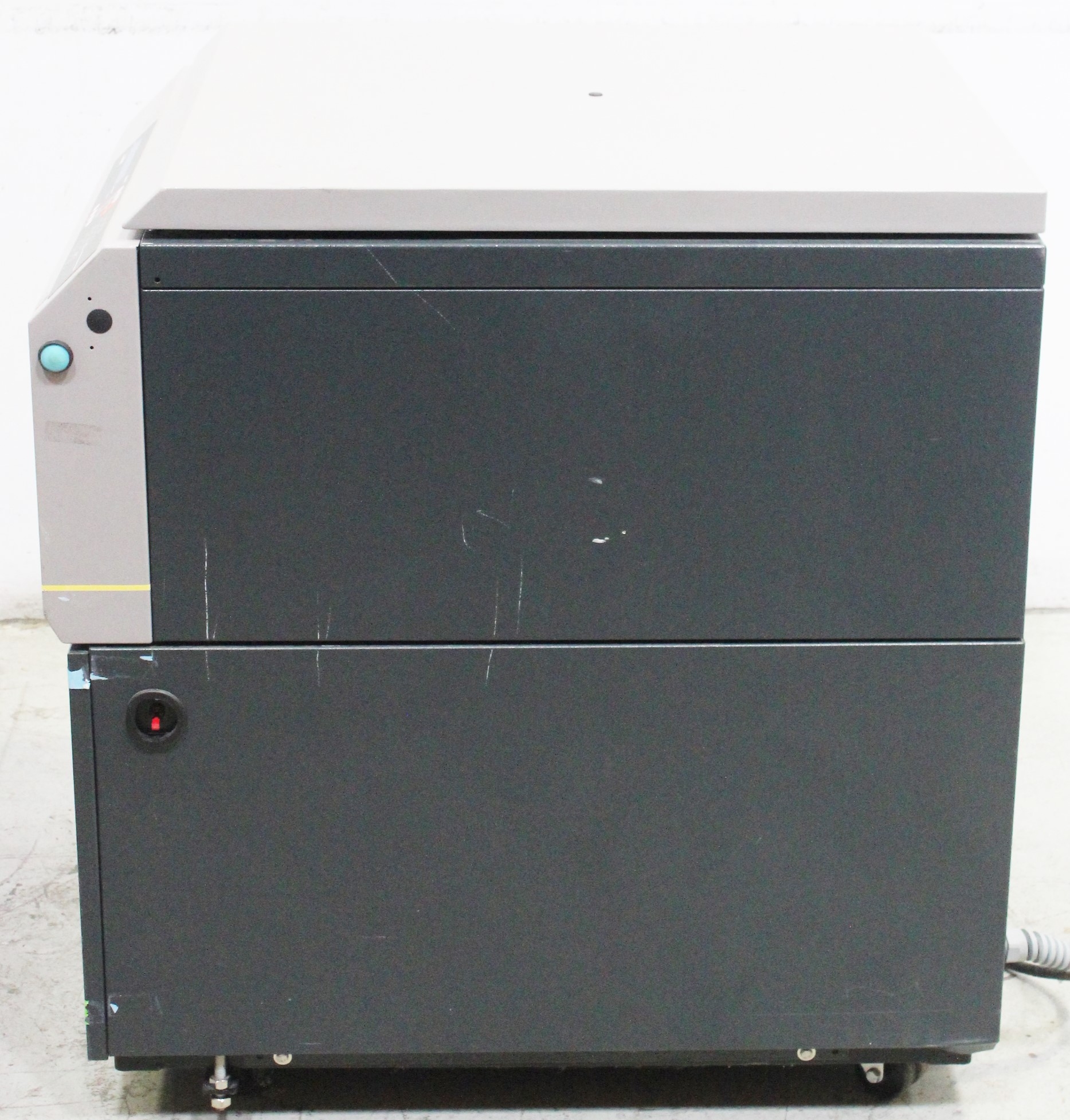Jouan KR4-22 Refrigerated Centrifuge Floor Model 4900 RPM 230V AS-IS Parts