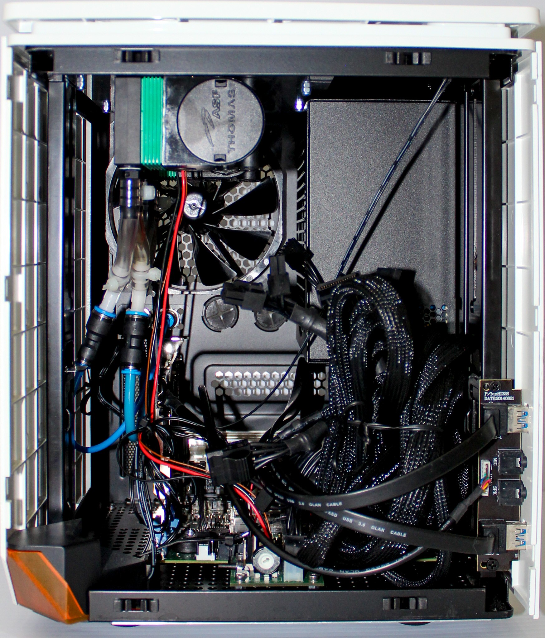 XIGMATEK XEN6329 Mini ITX Cube Chassis with Water Cooling, 120mm Fan